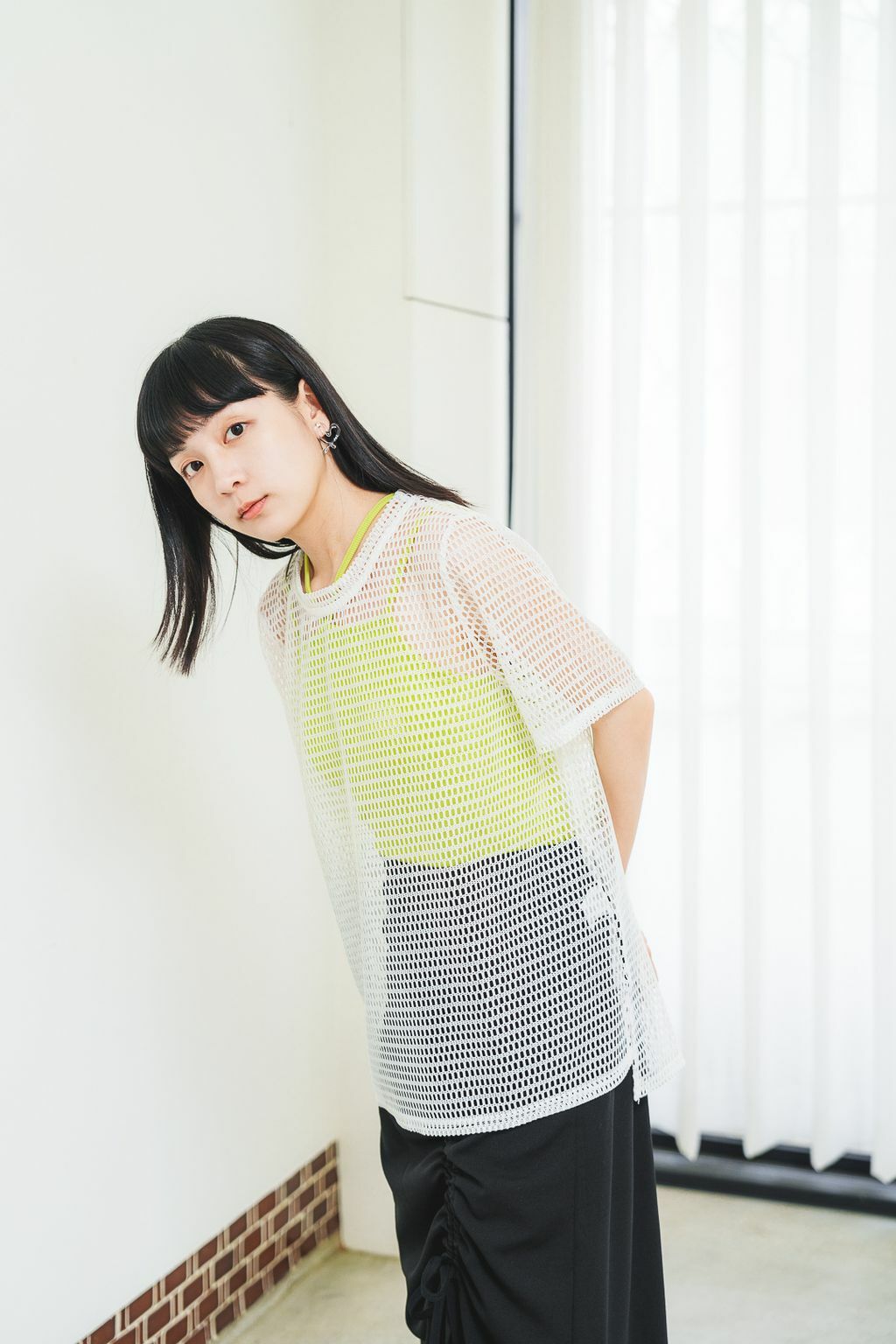 開衩網狀鏤空上衣(三色-純白)