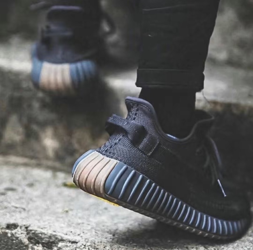 【零碼出清】Adidas YEEZY BOOST 350V2 Cinder 黑炭 FY2903