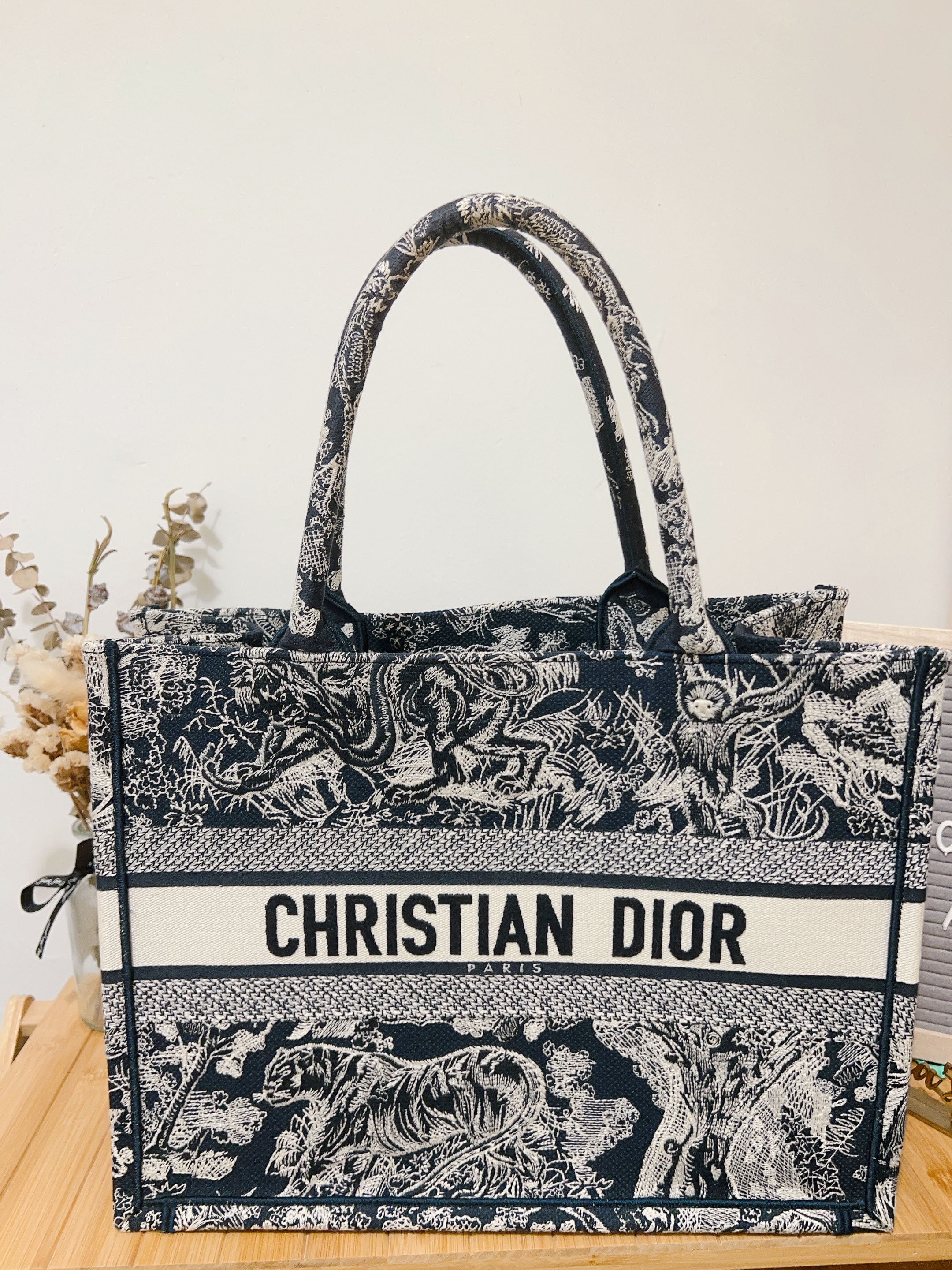 Dior Book Tote Medium (Navy)