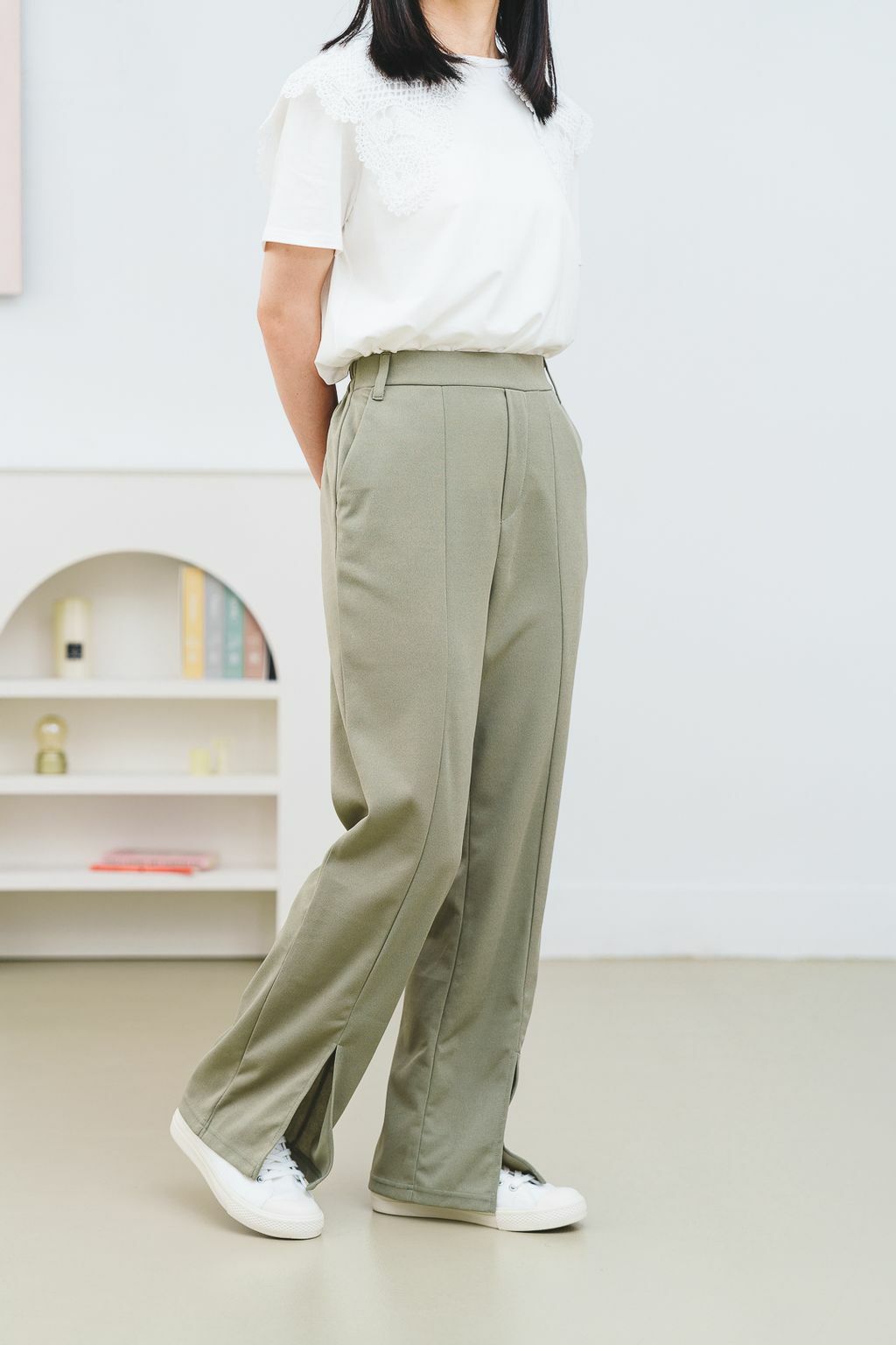 中縫線開衩微喇叭褲