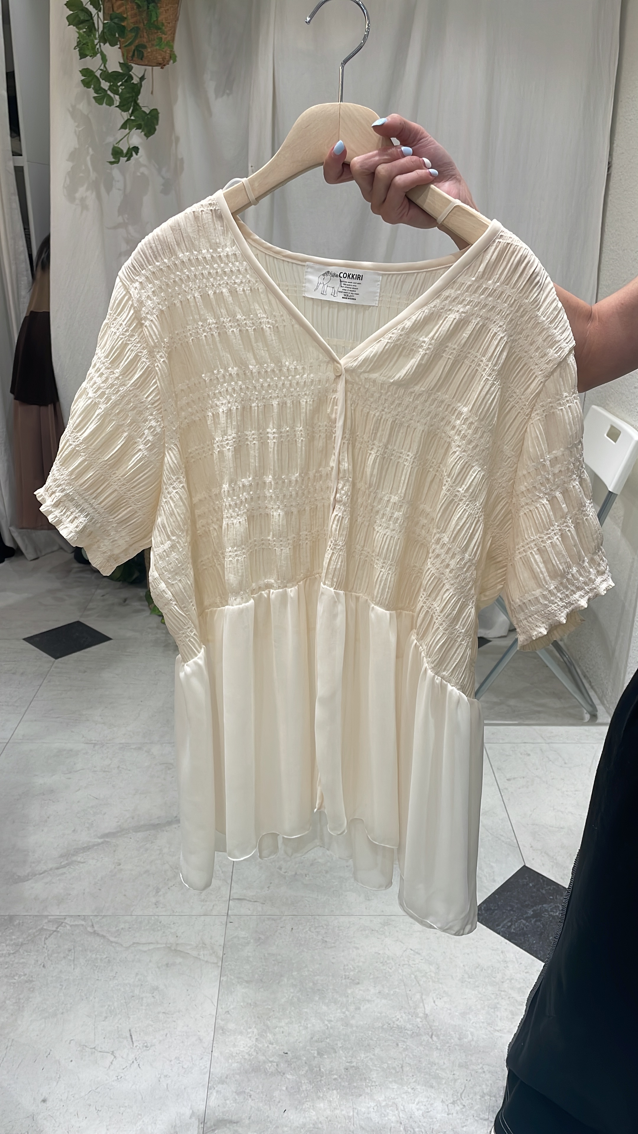 AB245 V領下雪紡上衣