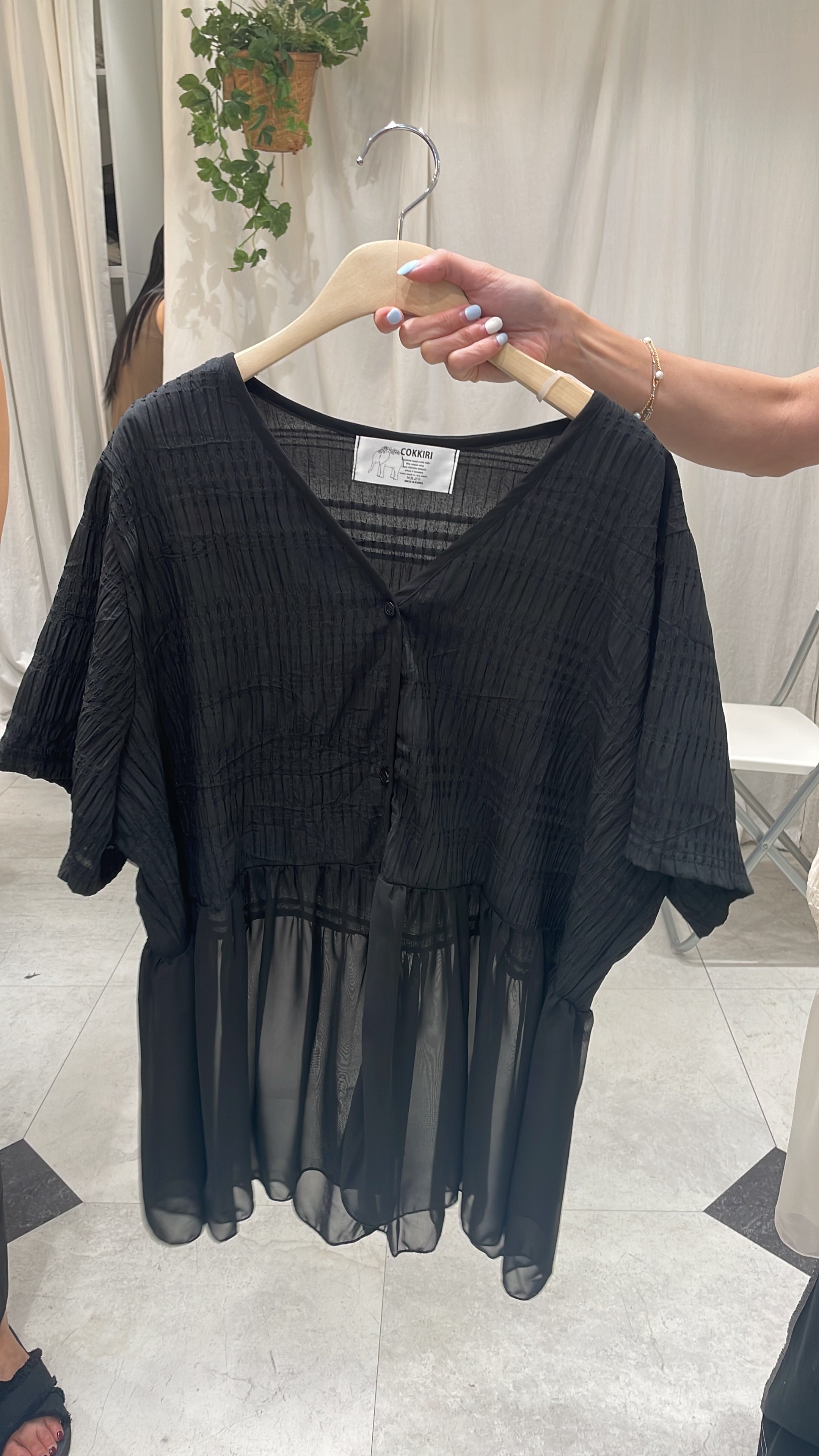 AB245 V領下雪紡上衣