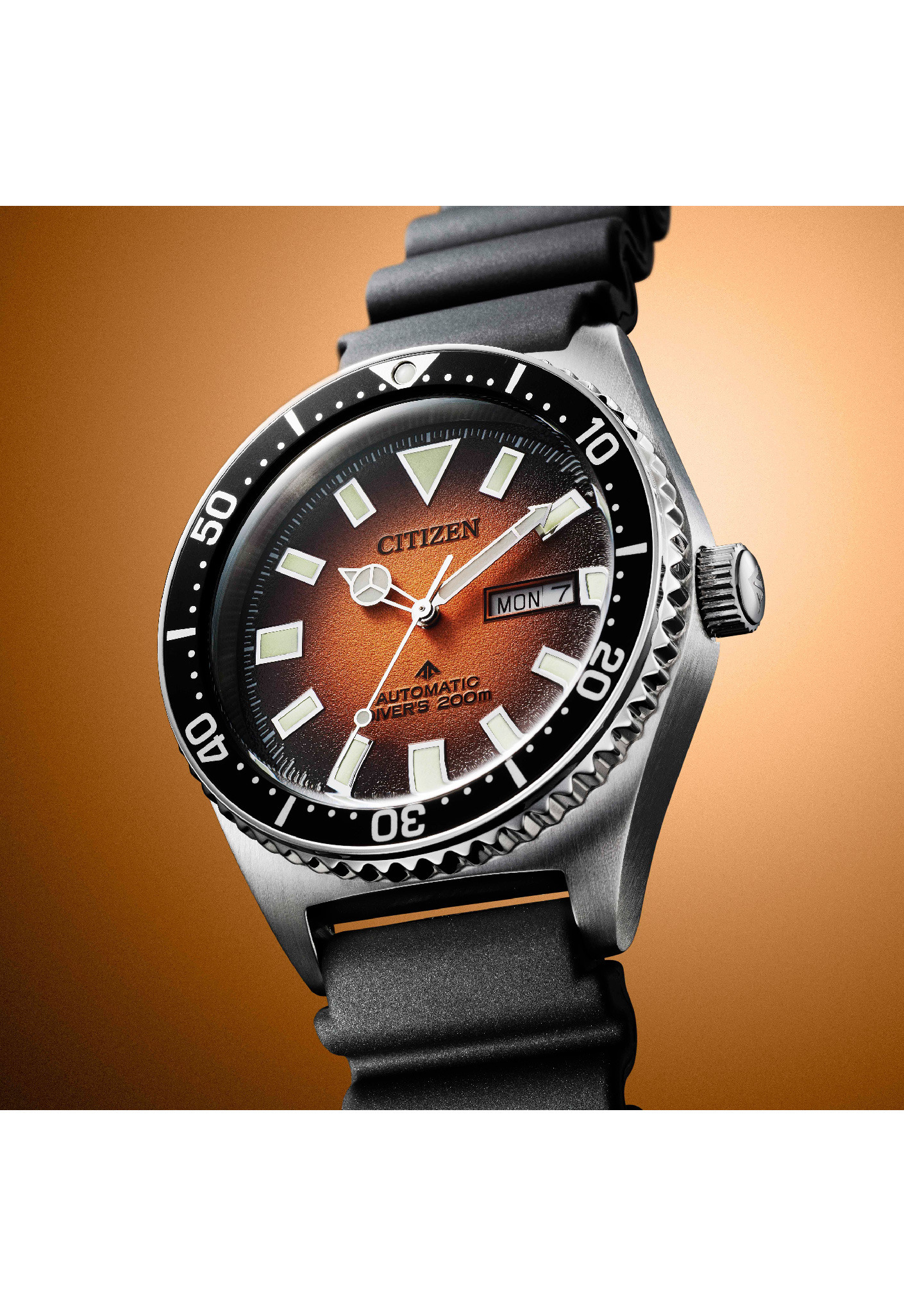 萬年鐘錶 - Citizen 星辰錶  PROMASTER   漸層橘 200米機械潛水錶 NY0120-01Z  錶徑41MM