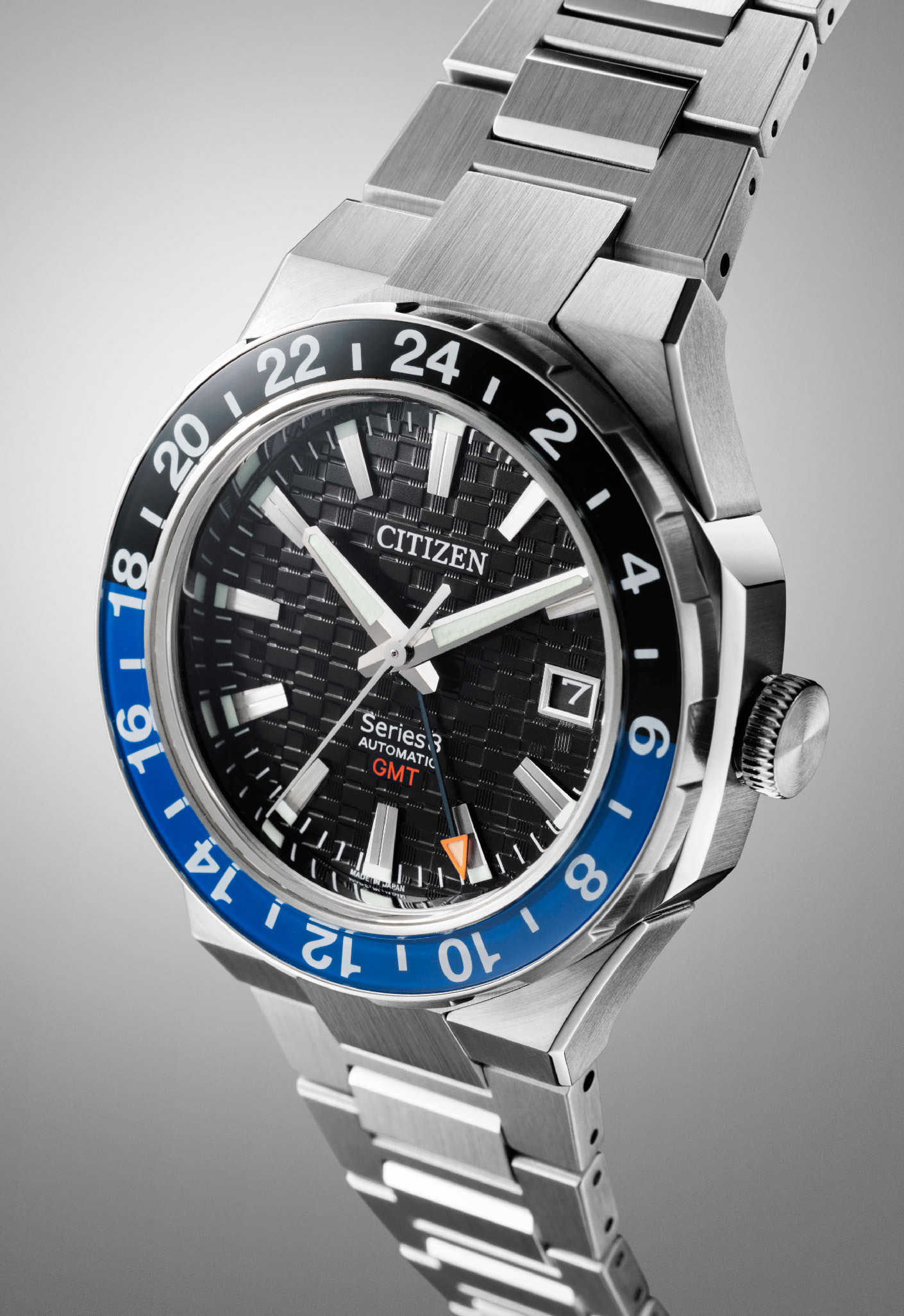 萬年鐘錶 - Citizen 星辰錶  Series 8   880系列  藍黑雙色錶圈抗磁機械男錶  NB6031-56E  錶徑41MM