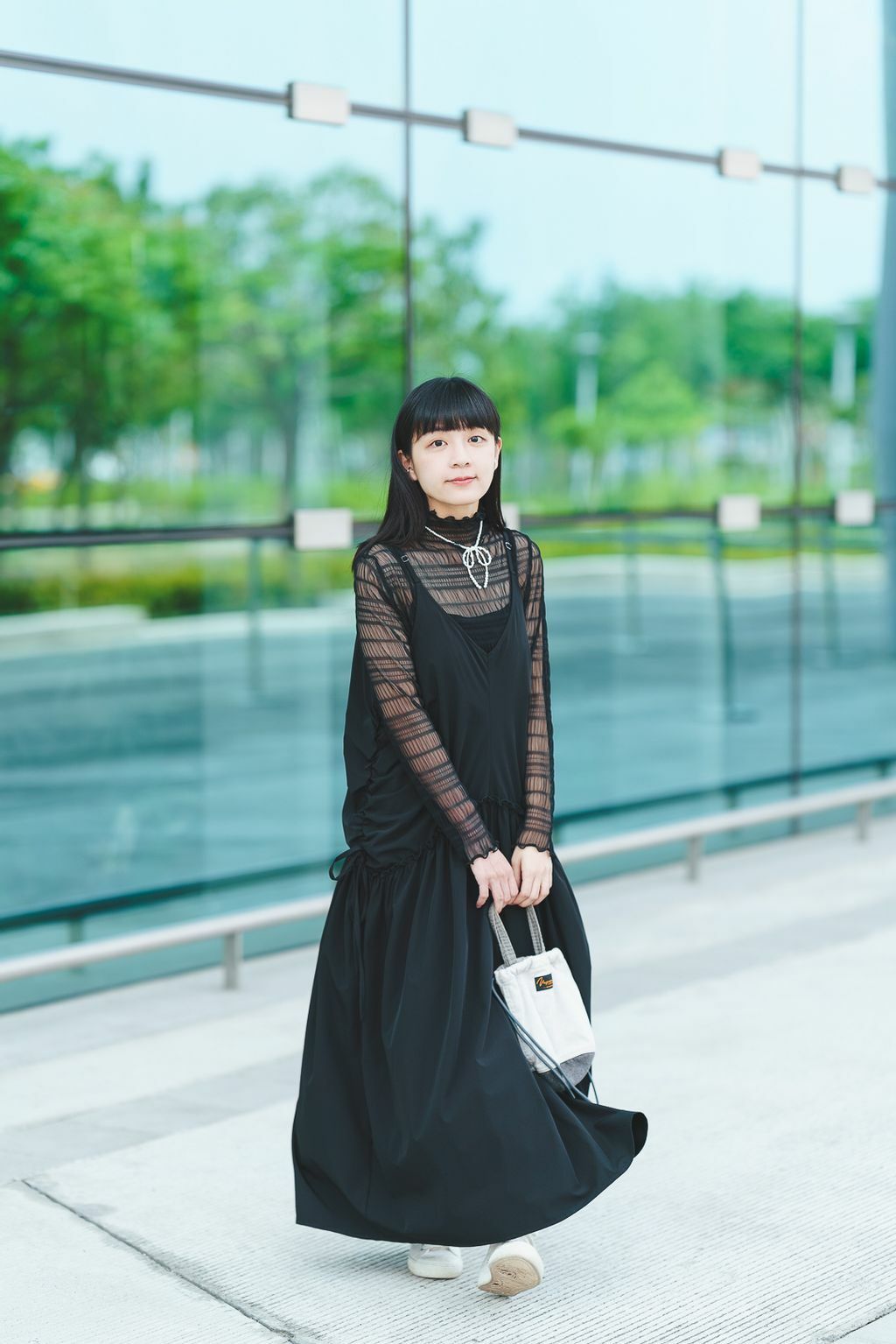 設計感綁帶吊帶裙(兩色-濃黑)