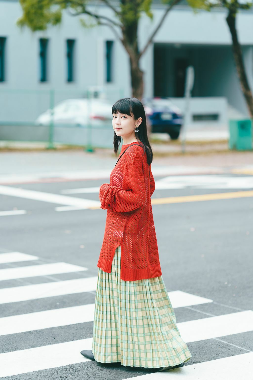 圓領寬袖鏤空上衣(三色-酡紅)