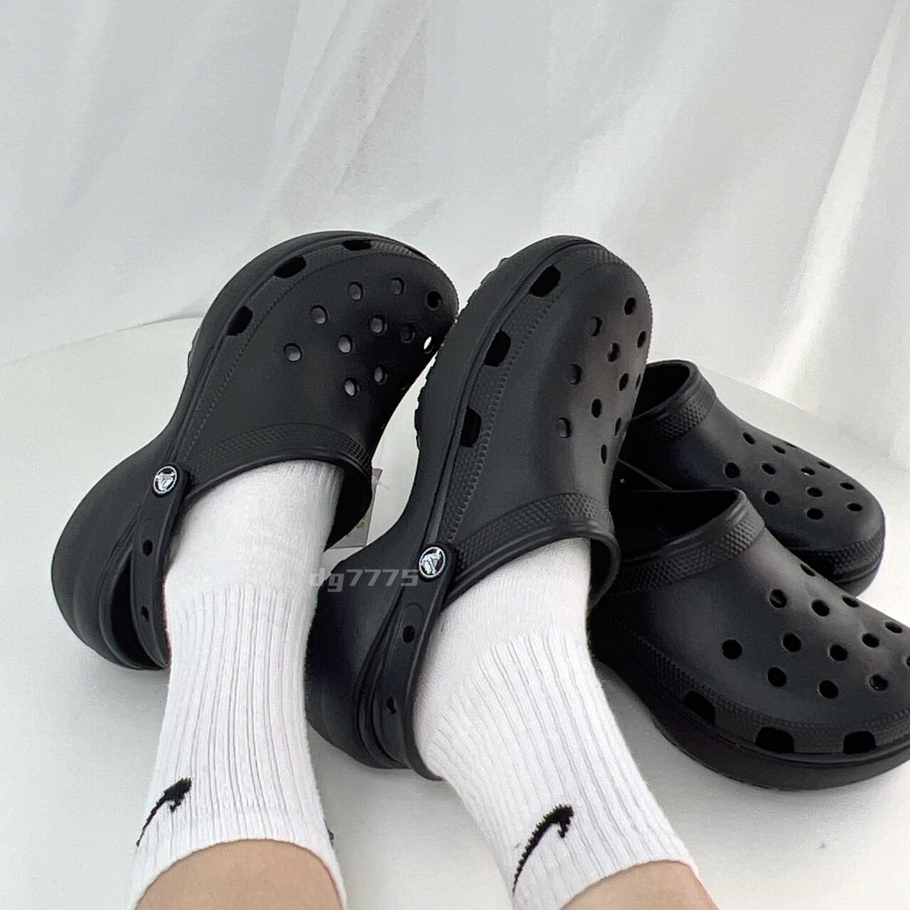 #現貨 Crocs 雲朵款 厚底洞洞鞋 黑色