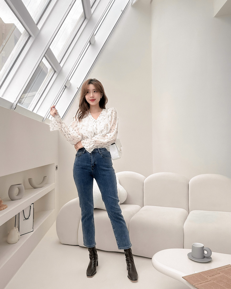 LINALINA俐落美型百搭刷色彈力小直筒牛仔褲-深藍S-L