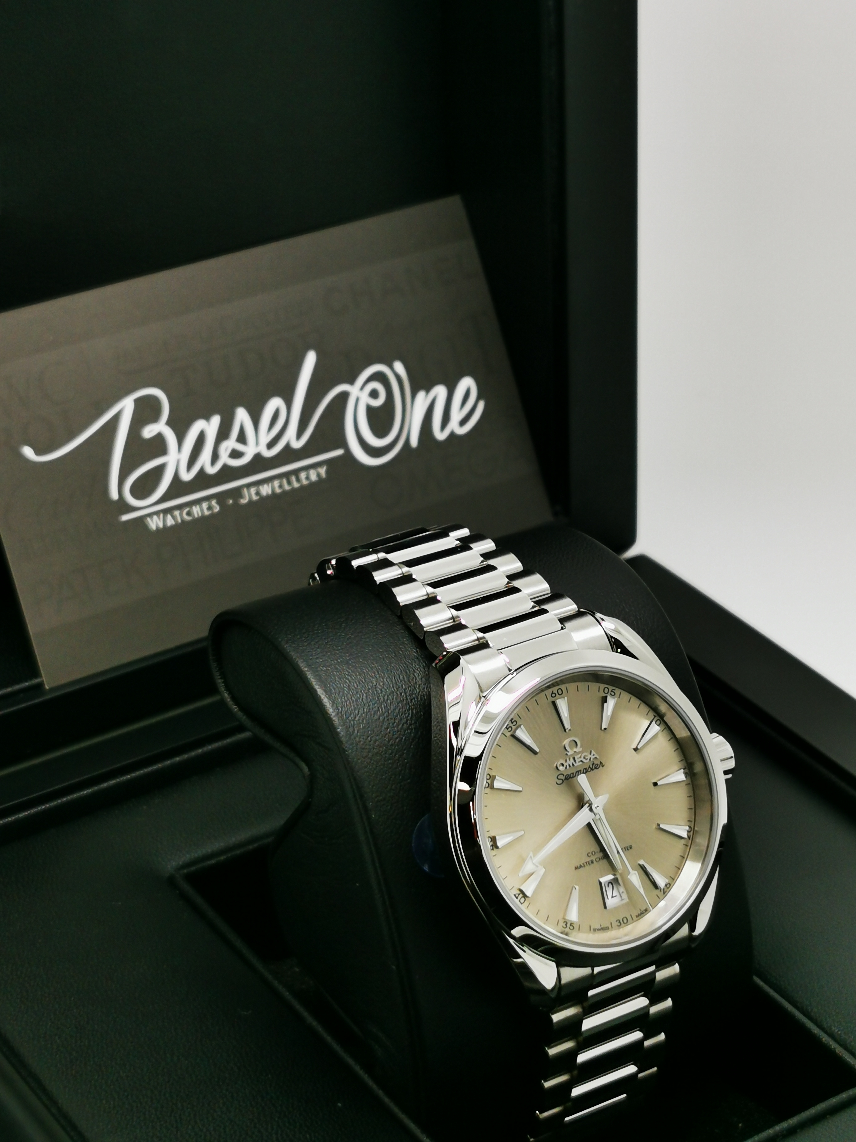 BRAND NEW OMEGA 220.10.38.20.09.001 22010382009001 SANDSTONE DIAL AQUA TERRA 150M CO‑AXIAL MASTER CHRONOMETER 38 MM