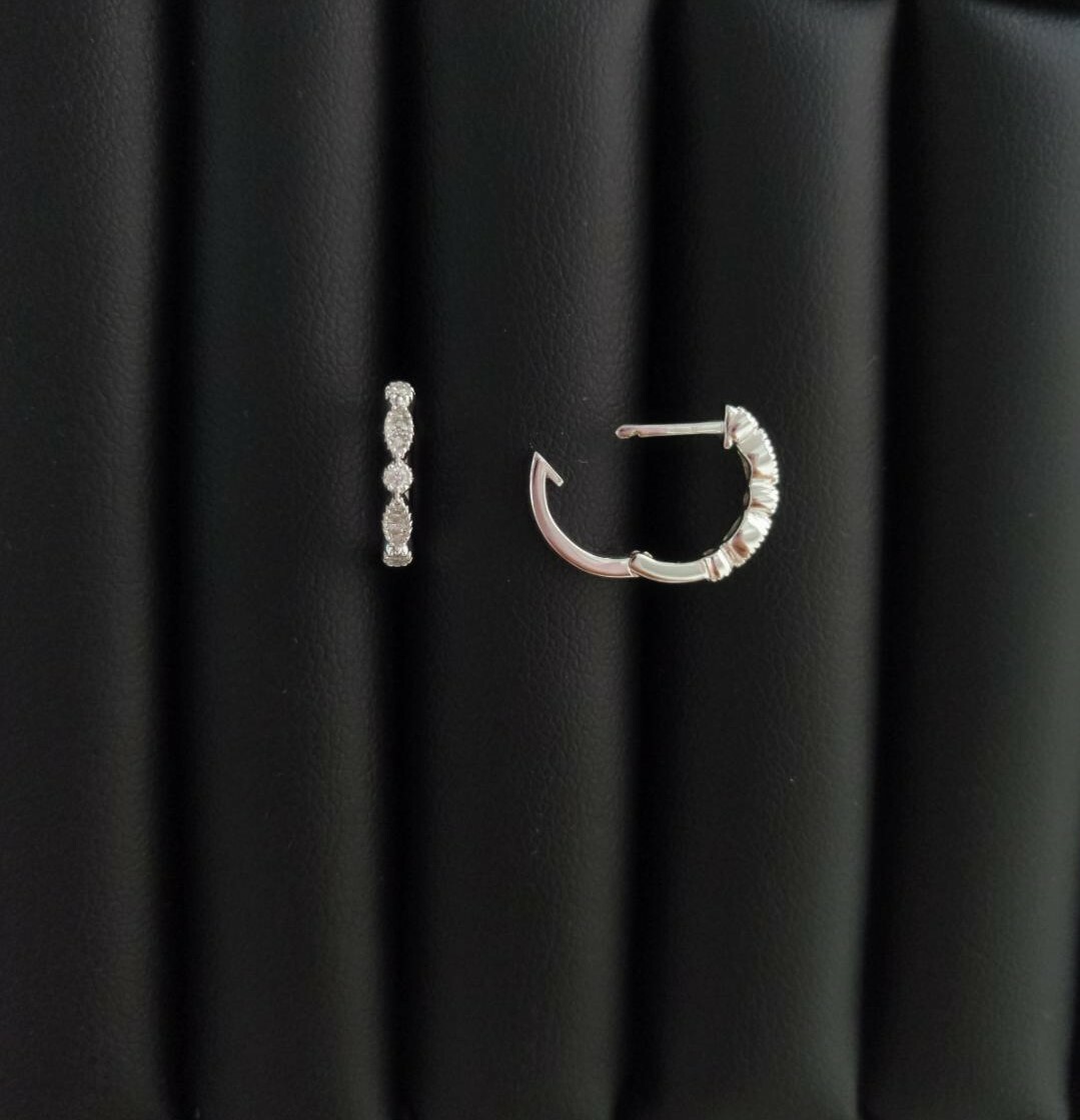 18K White Gold Diamond Earrings