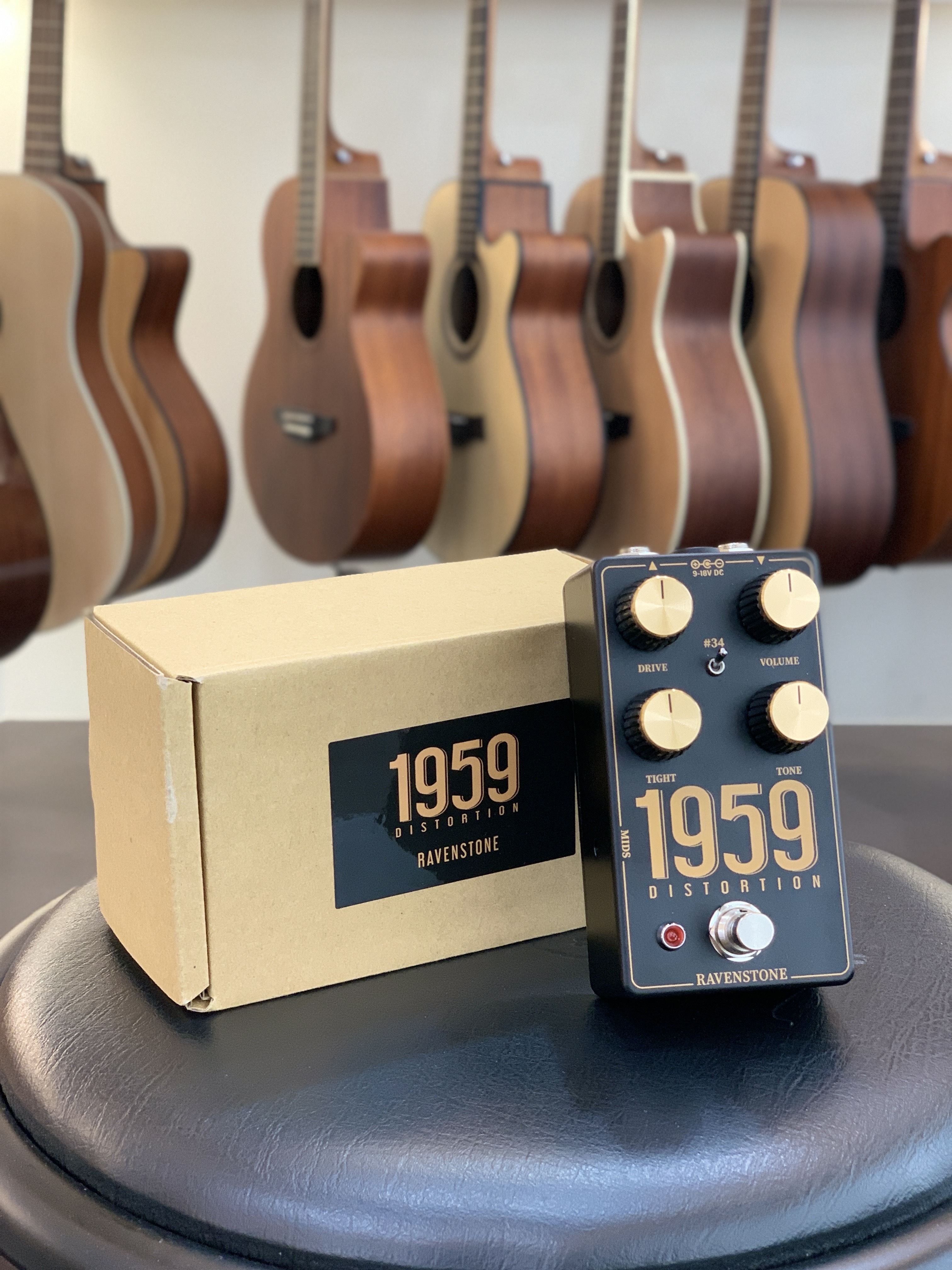 【早鳥優惠中】雷文聲學 - Ravenstone 1959 Distortion 破音效果器 黑色經典款/白色限量款 第 3 張圖片｜三峽吉他 / Bass