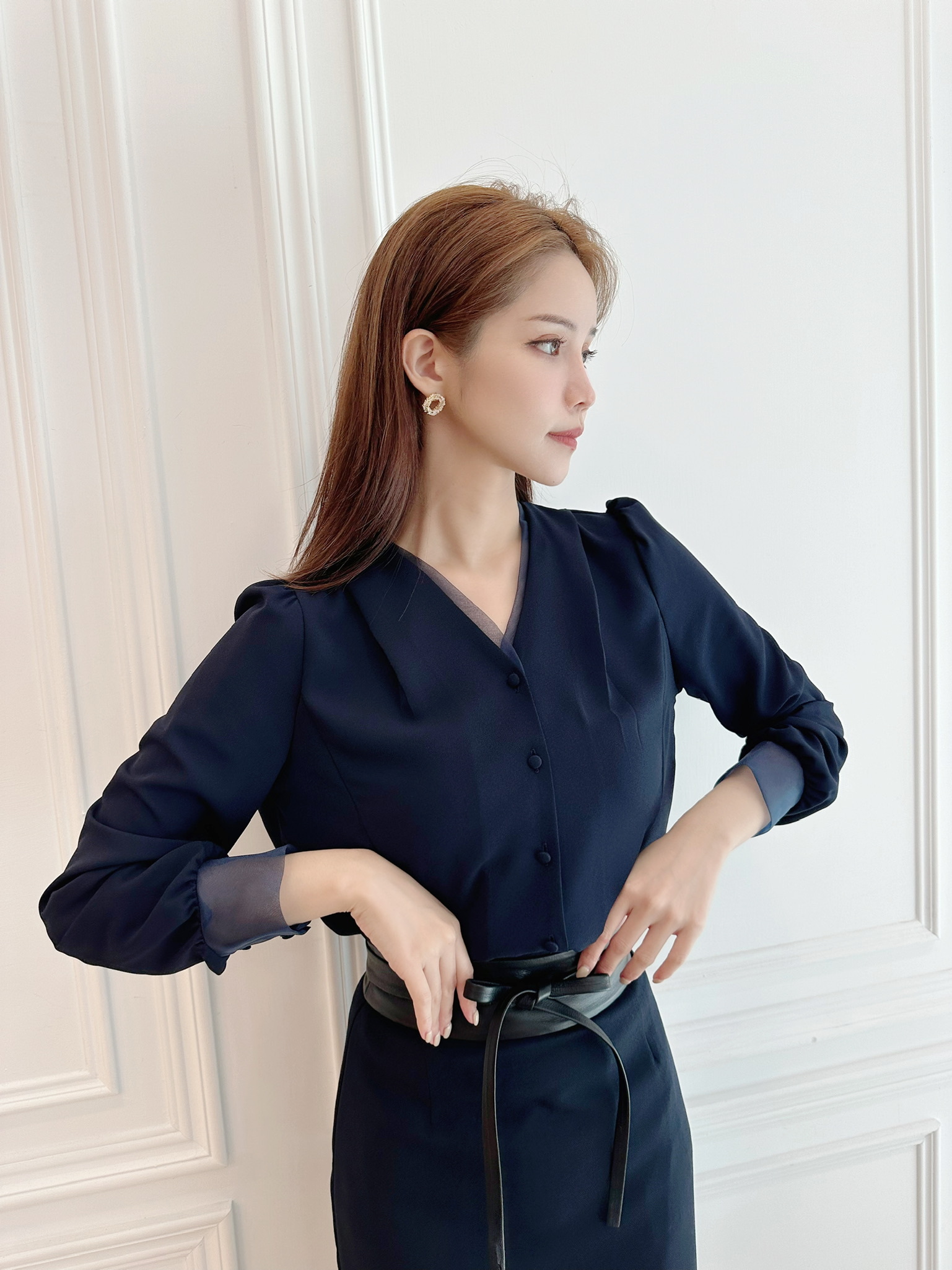 (JS自訂)絕美領透紗襯衫-知性深藍