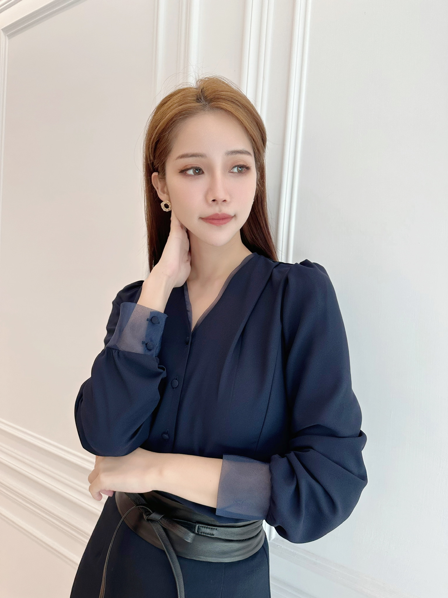 (JS自訂)絕美領透紗襯衫-知性深藍