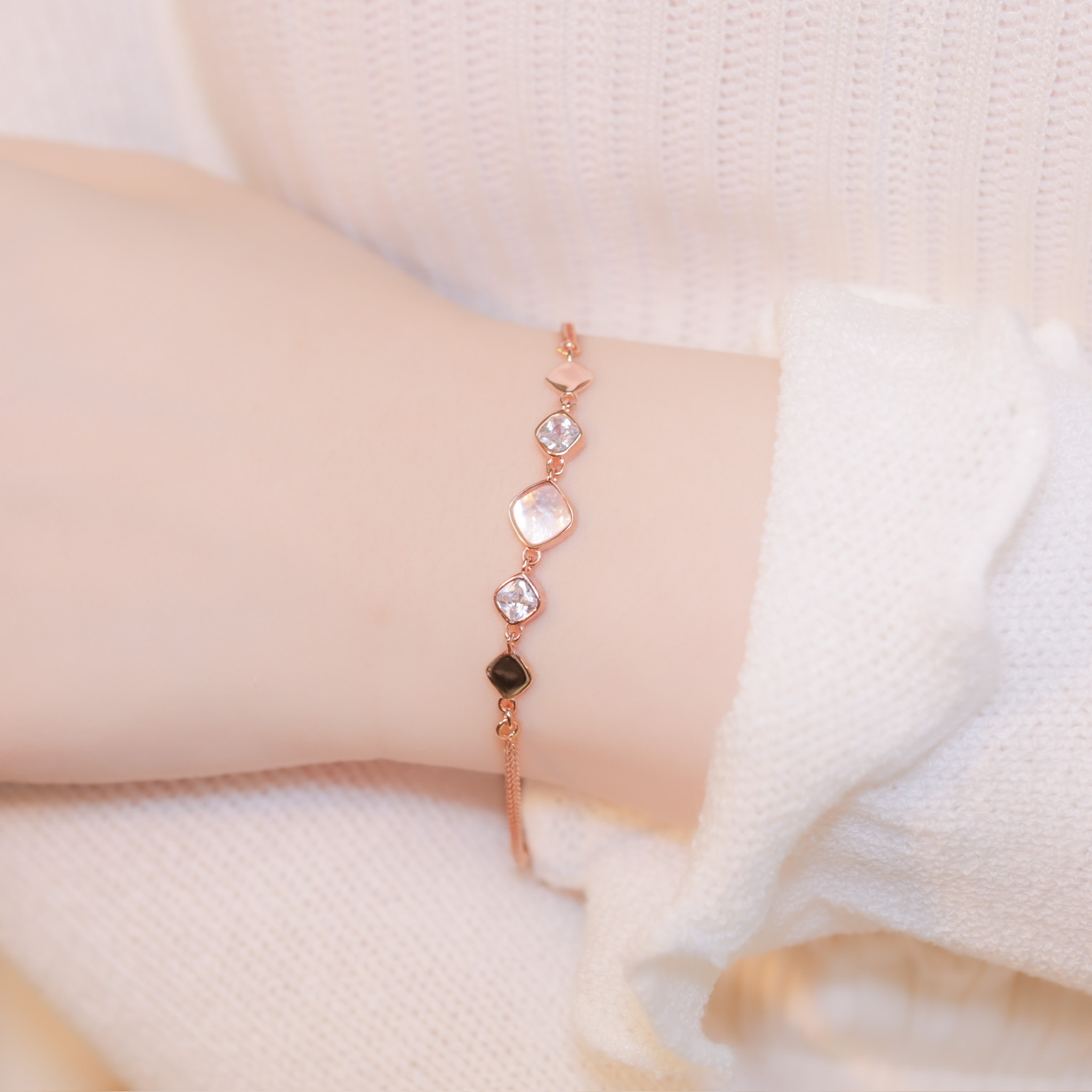 | 925 Silver・ White Gold・Rose Gold | Diamond Shape Bracelet（Silver / Rose Gold） | BR0809 |