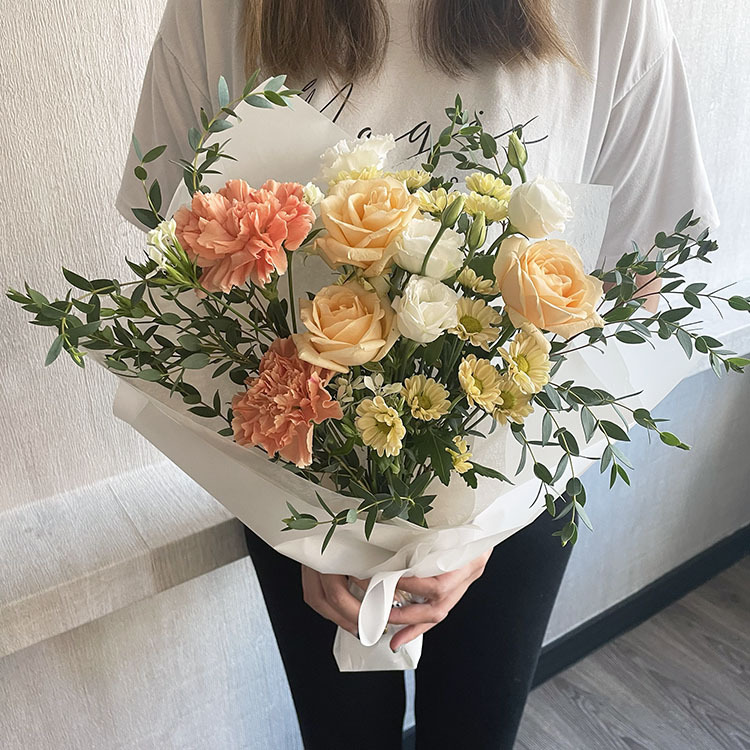 暖陽（如花材短缺，則自動更換花材)