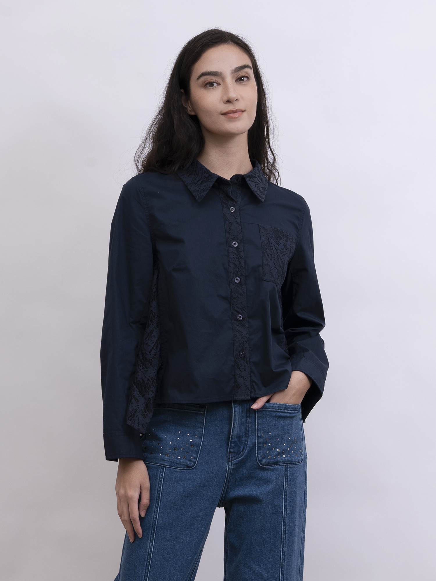 mi-tu 蕾絲拼接恤衫