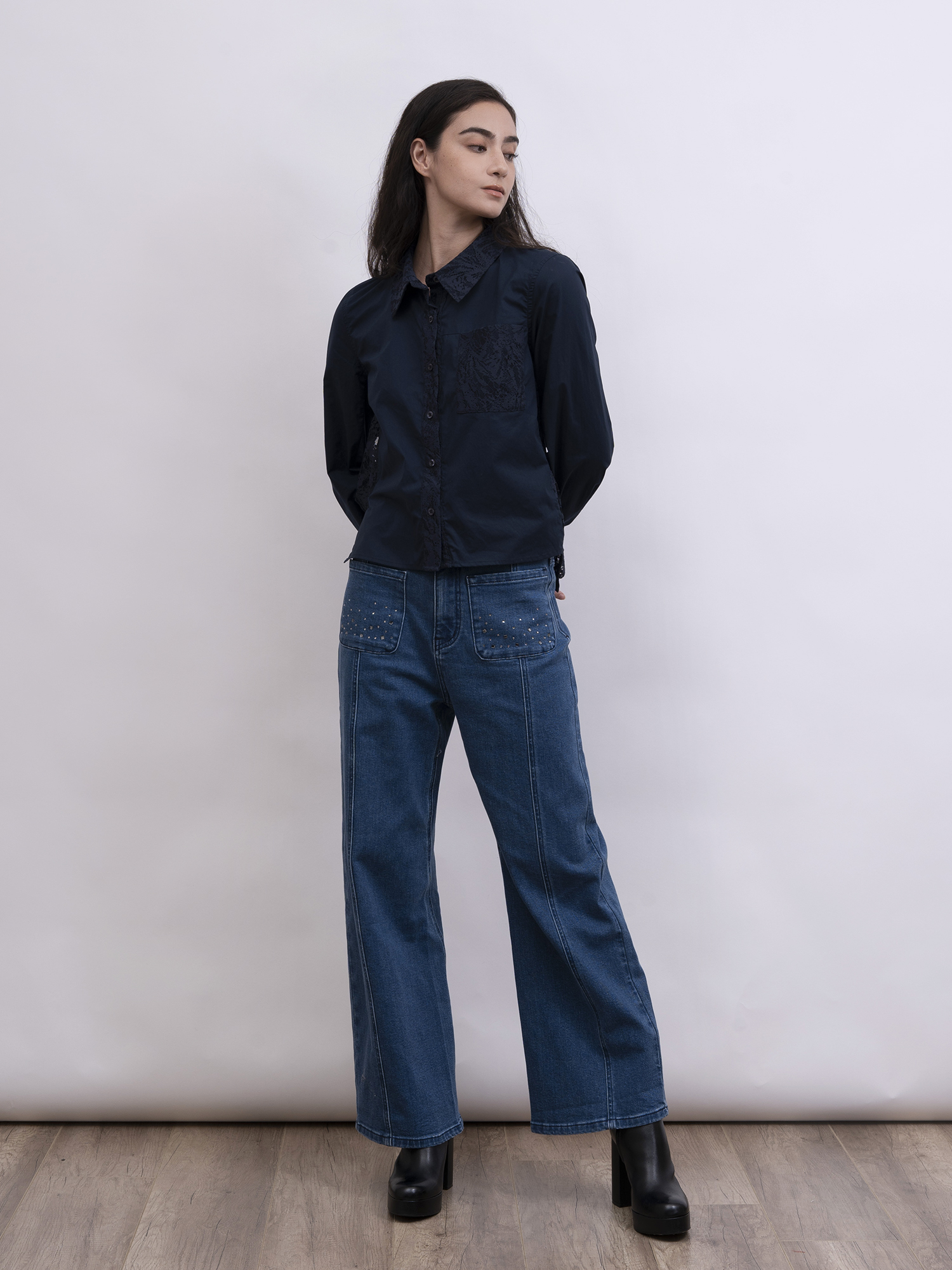 mi-tu 蕾絲拼接恤衫