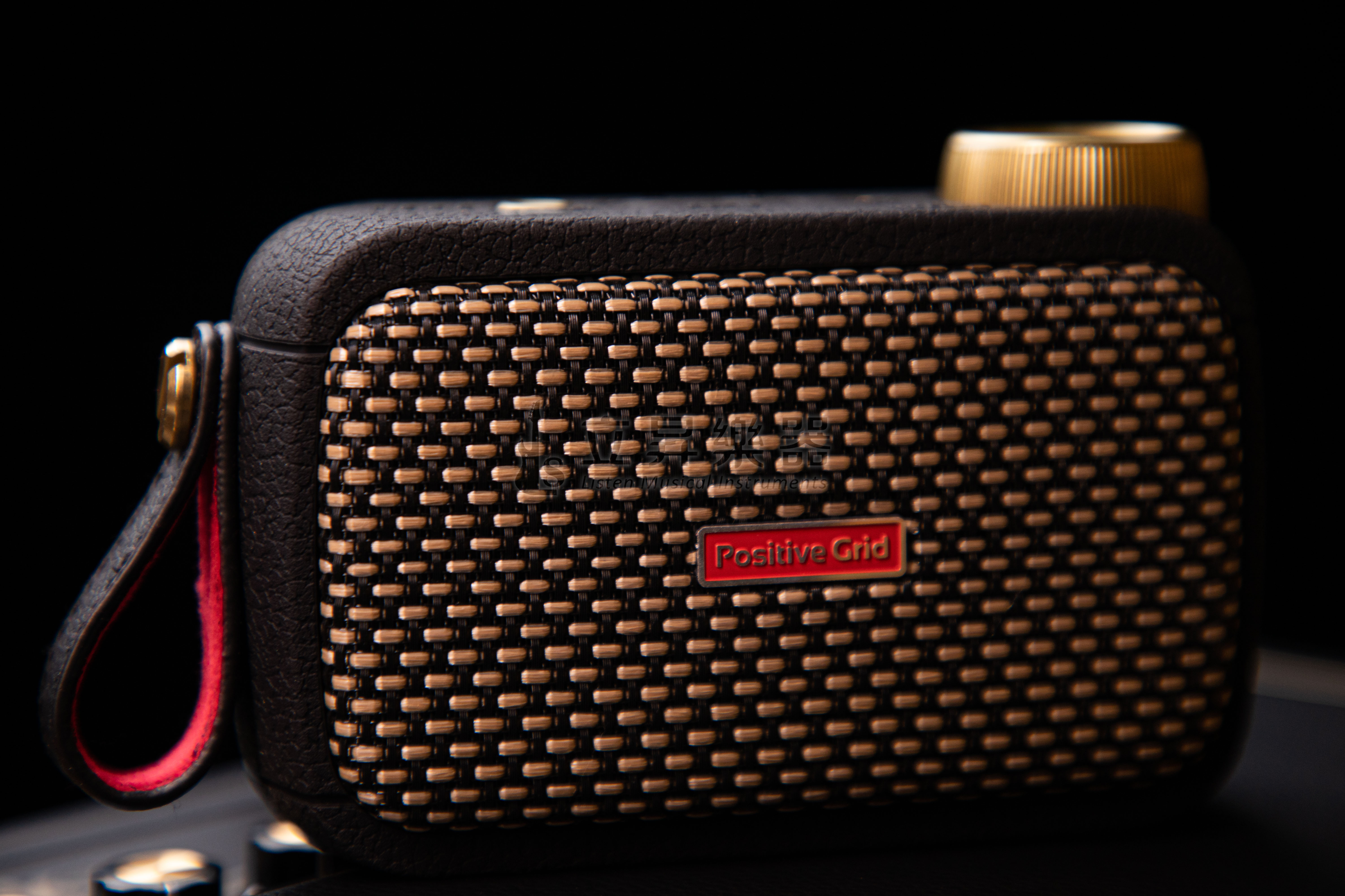 Positive Grid Positive Grid Spark GO 藍牙吉他音箱 藍牙喇叭 經典黑/珍珠白 第 3 張圖片｜三峽錄音 / 音響