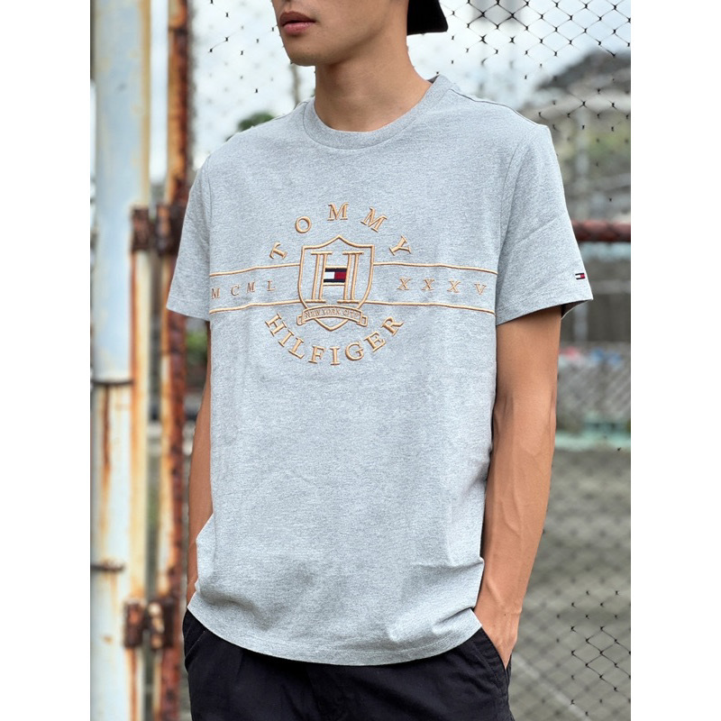Tommy Hilfiger 立體電繡金字H 短袖上衣 短T
