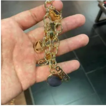 [S] GUESS B131787X LOGO BRACELET,GOLD, 195087352873 (SGU445)