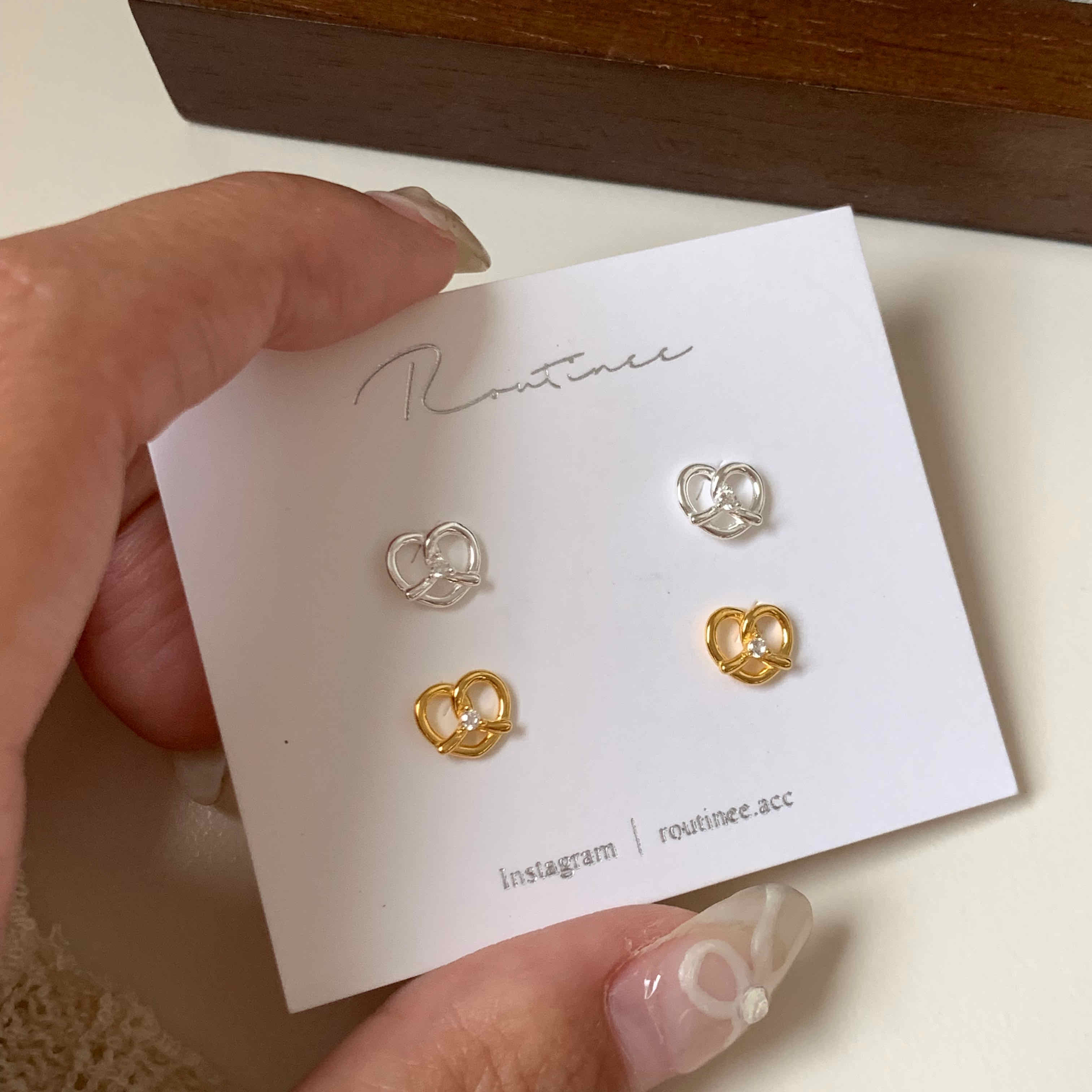 🇰🇷925 silver 紐結餅乾耳環｜2 color