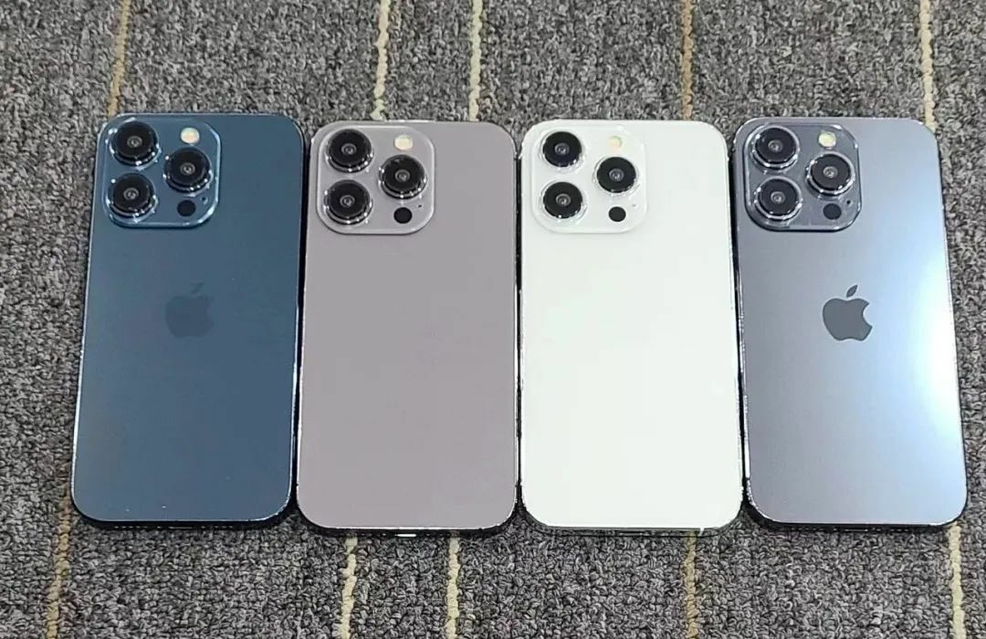 iPhone 15 Pro 和 iPhone 15 Pro Max，預計會有 4 種不同的顏色：深空黑、銀色、藍色和泰坦灰