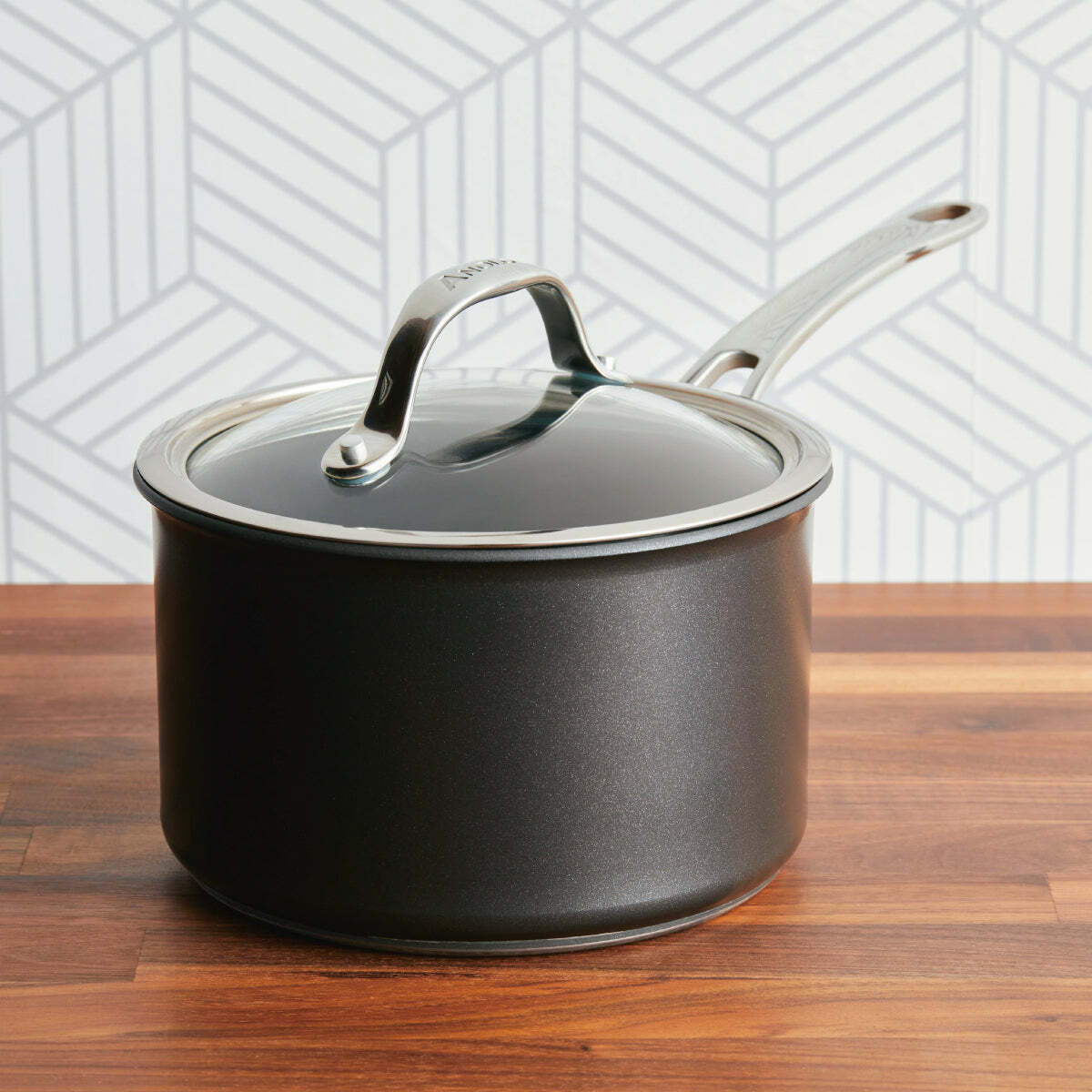 《ANOLON X系列》導磁單柄有蓋不沾湯鍋18CM/2.8L