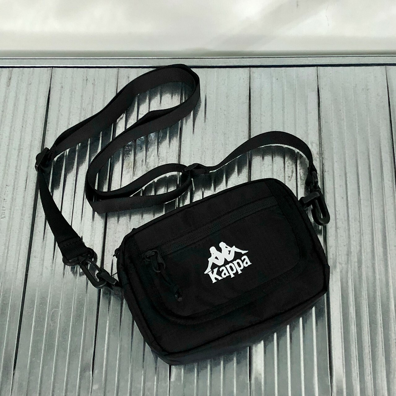Kappa 輕量側背包休閒側肩包 CX8BX70