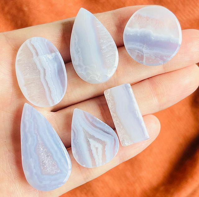 [原石] 藍紋瑪瑙石英 水晶墜面