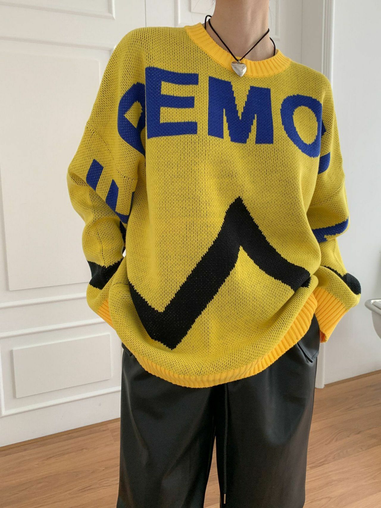 圓領英文字圖案針織衫 3.14-022T