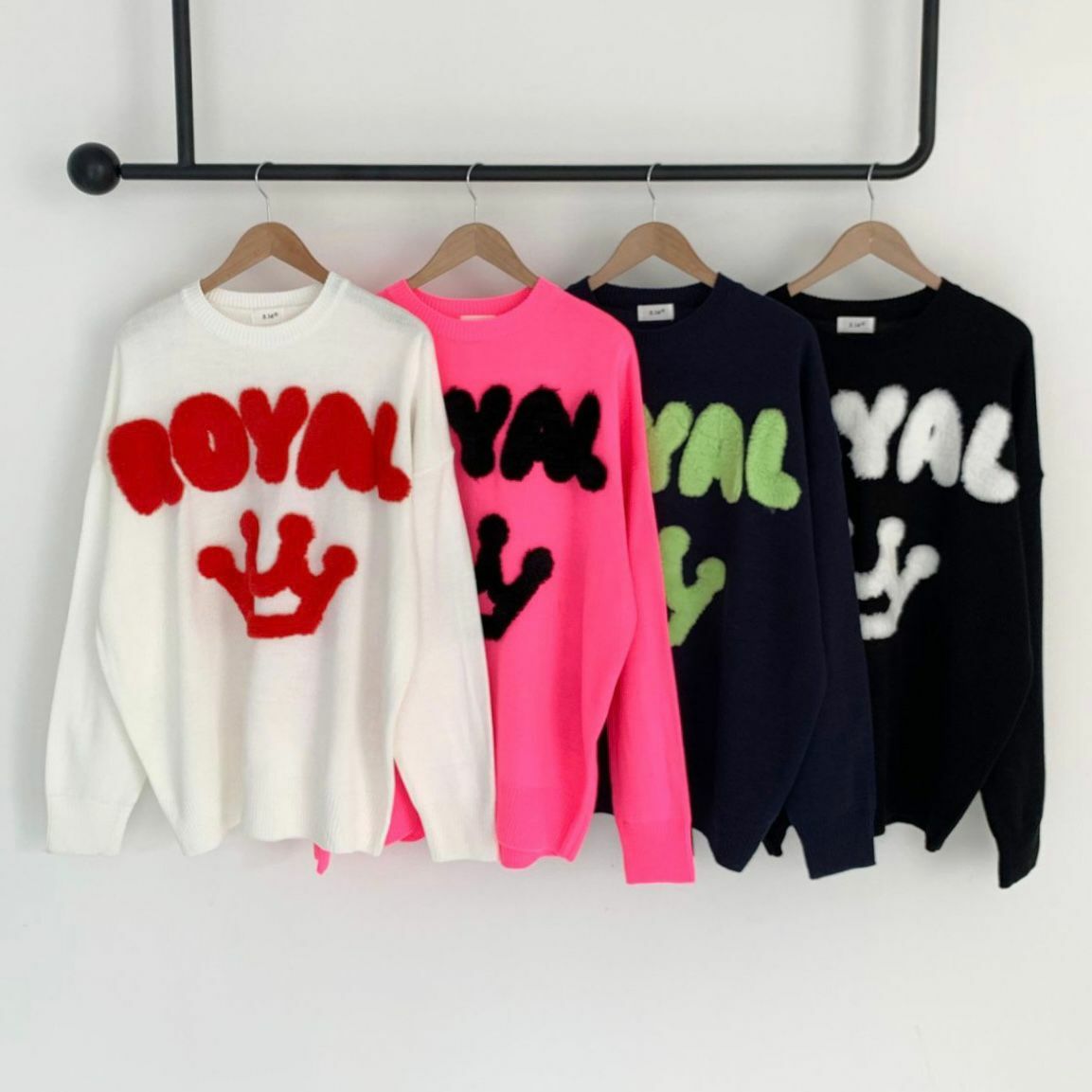 圓領英文字圖案針織衫 3.14-023T