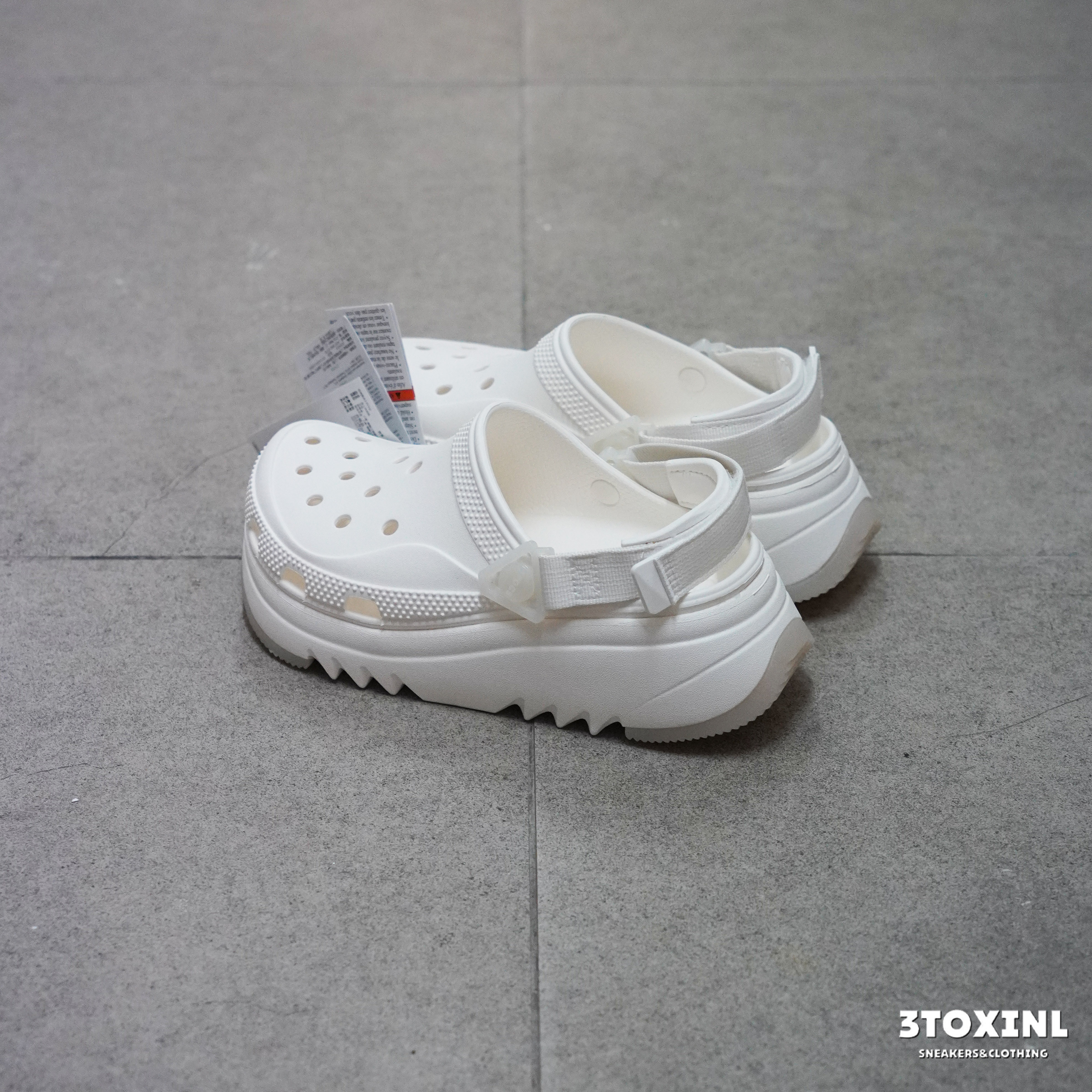 (預訂) Crocs Hiker Xscape Clogs - White