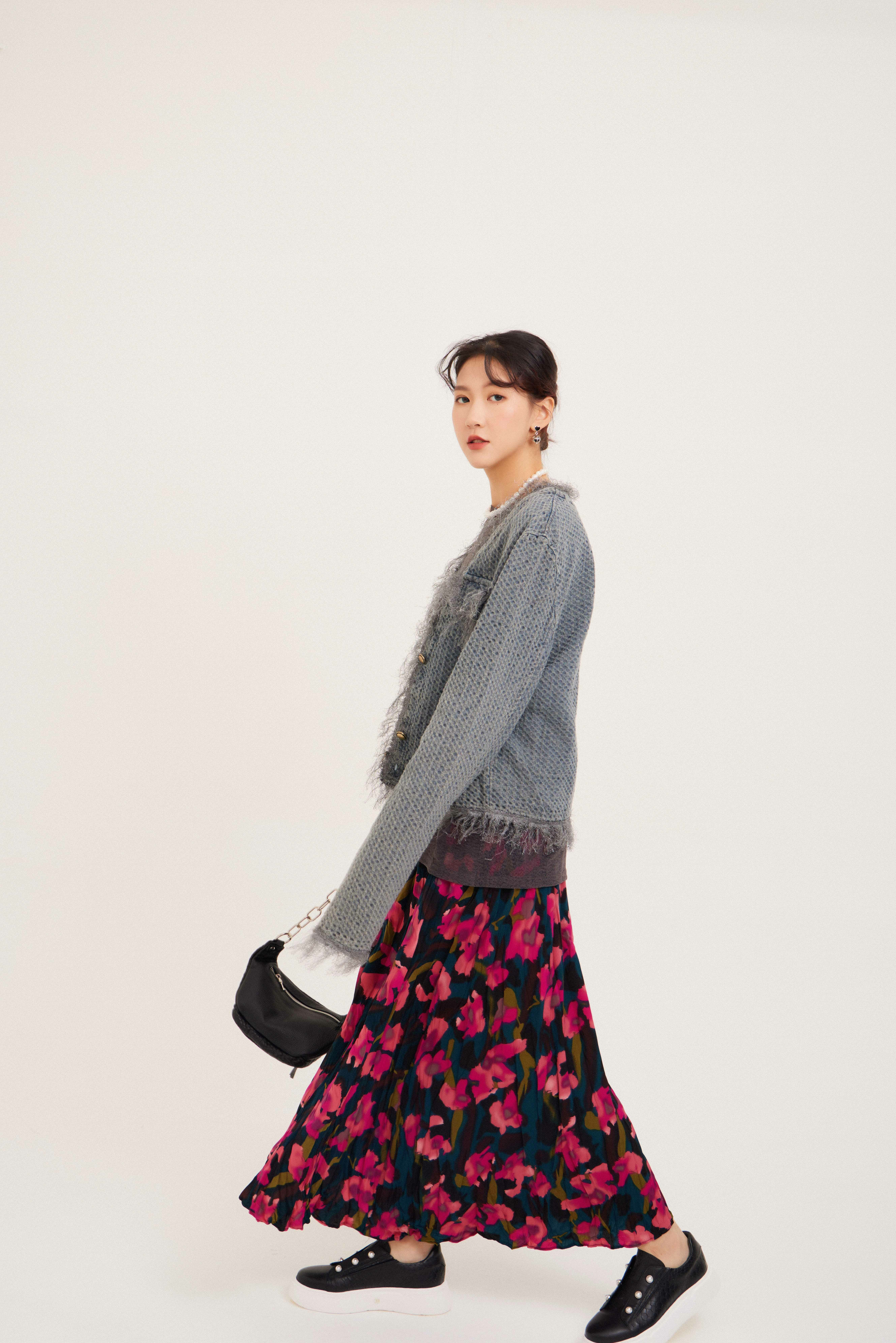 蘇蘇邊仿牛仔凹凸料外套 (現貨款式）