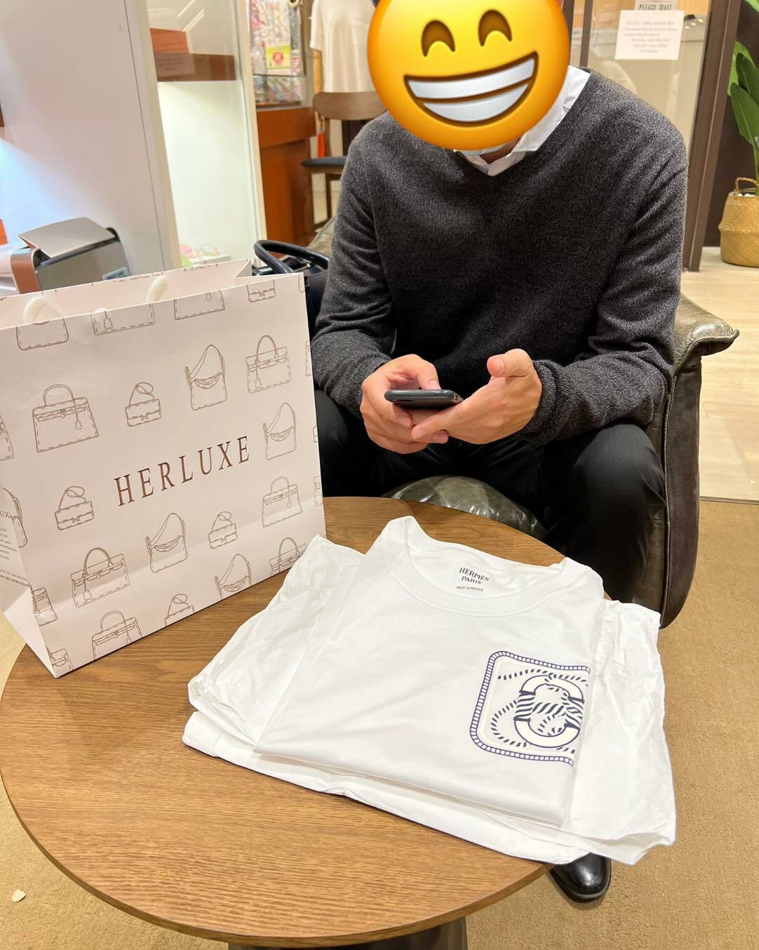 靚靚在網上爽快落單🎉 依家暖男先生到店幫太太pick up貨品💕 非常愉快埋單💗 多謝你們嘅支持🫶 呢個係前兩天的相📸 依家先得閒分享出來😝