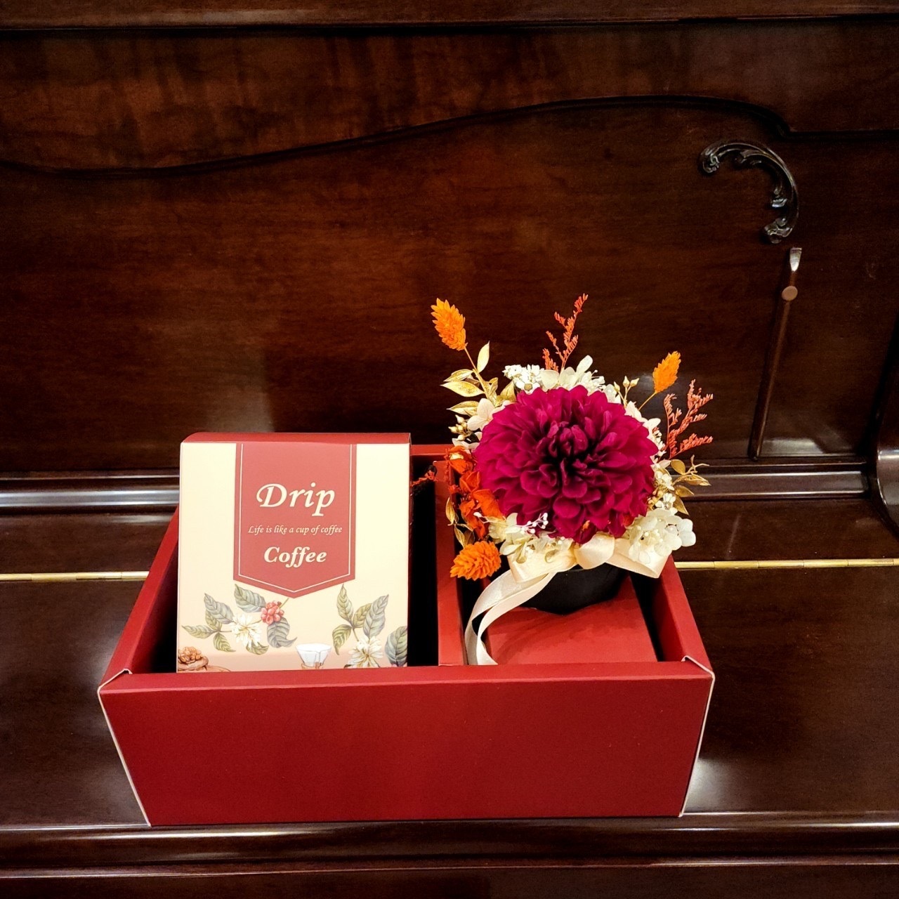 ｜花開蒔X瑞陽咖啡 聯名｜永生花咖啡禮盒｜富貴紅桌花｜永生大理花｜中秋節禮盒｜永生花桌花