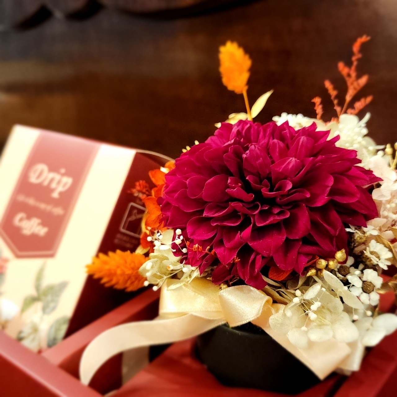 ｜花開蒔X瑞陽咖啡 聯名｜永生花咖啡禮盒｜富貴紅桌花｜永生大理花｜中秋節禮盒｜永生花桌花