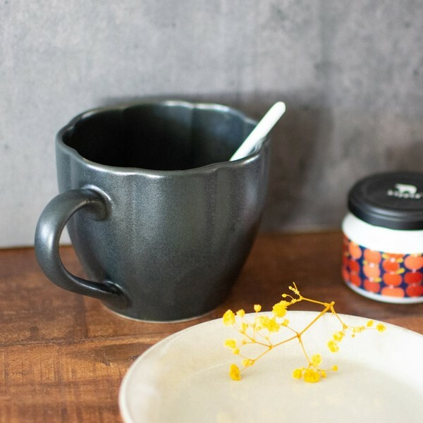 啞光黑 Hana 花形陶瓷馬克杯360ml｜日本瀨戶燒