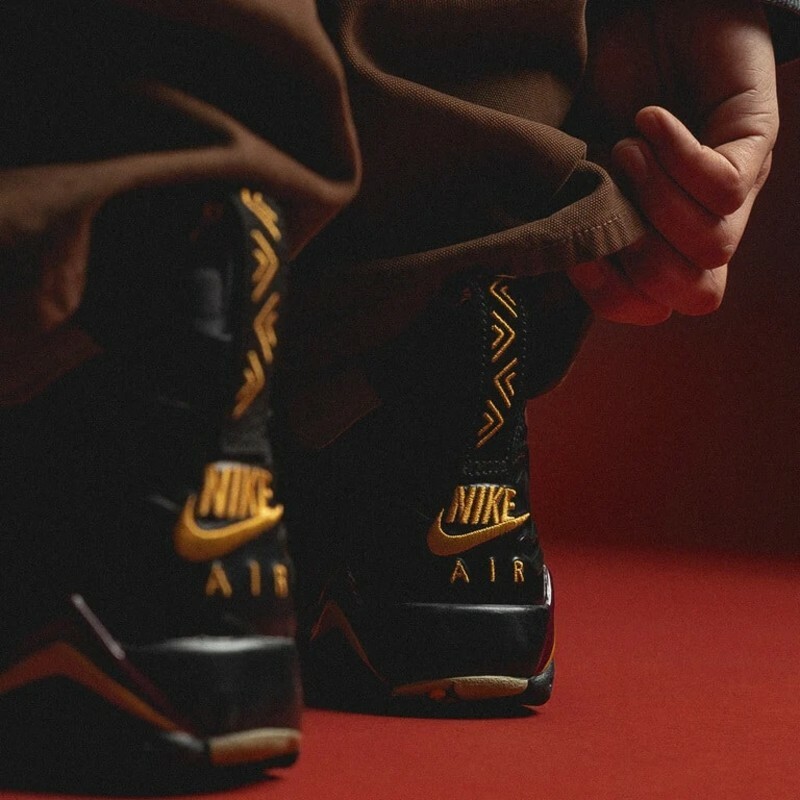 NIKE JORDAN 7 RETRO SE "BLACK OLIVE"