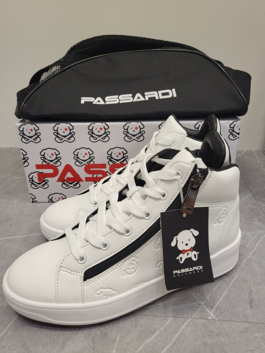 女【現貨】PASSARDI正品/高爾夫球鞋(無釘） 23年新款時尚高筒設計 可愛狗紋印花皮革/#MWA112303