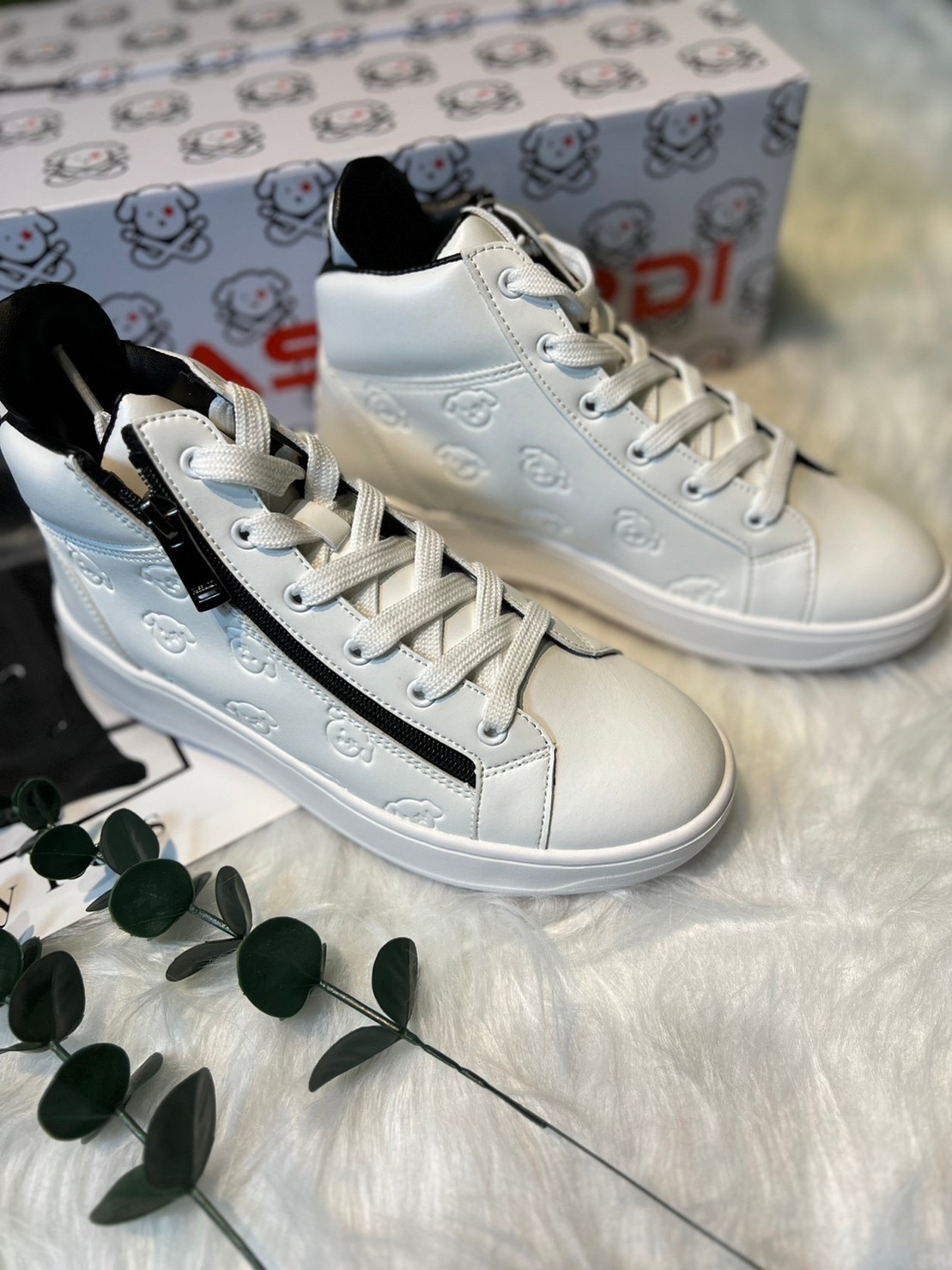 女【現貨】PASSARDI正品/高爾夫球鞋(無釘） 23年新款時尚高筒設計 可愛狗紋印花皮革/#MWA112303