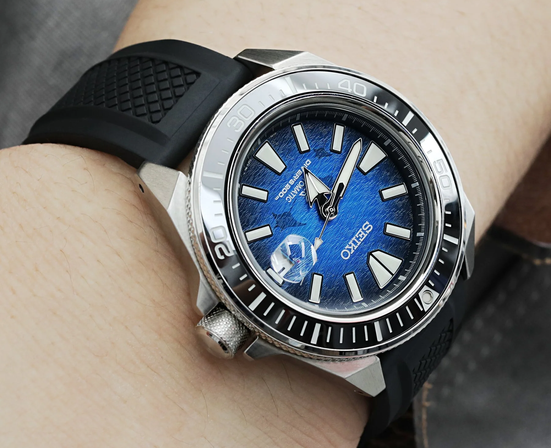 萬年鐘錶 - 太空人錶帶 錶帶寬22MM平口各大品牌代用橡膠錶帶  Crisscross 十字形 黑色FKM橡膠快拆錶帶 FKM09A-22A20PBU66