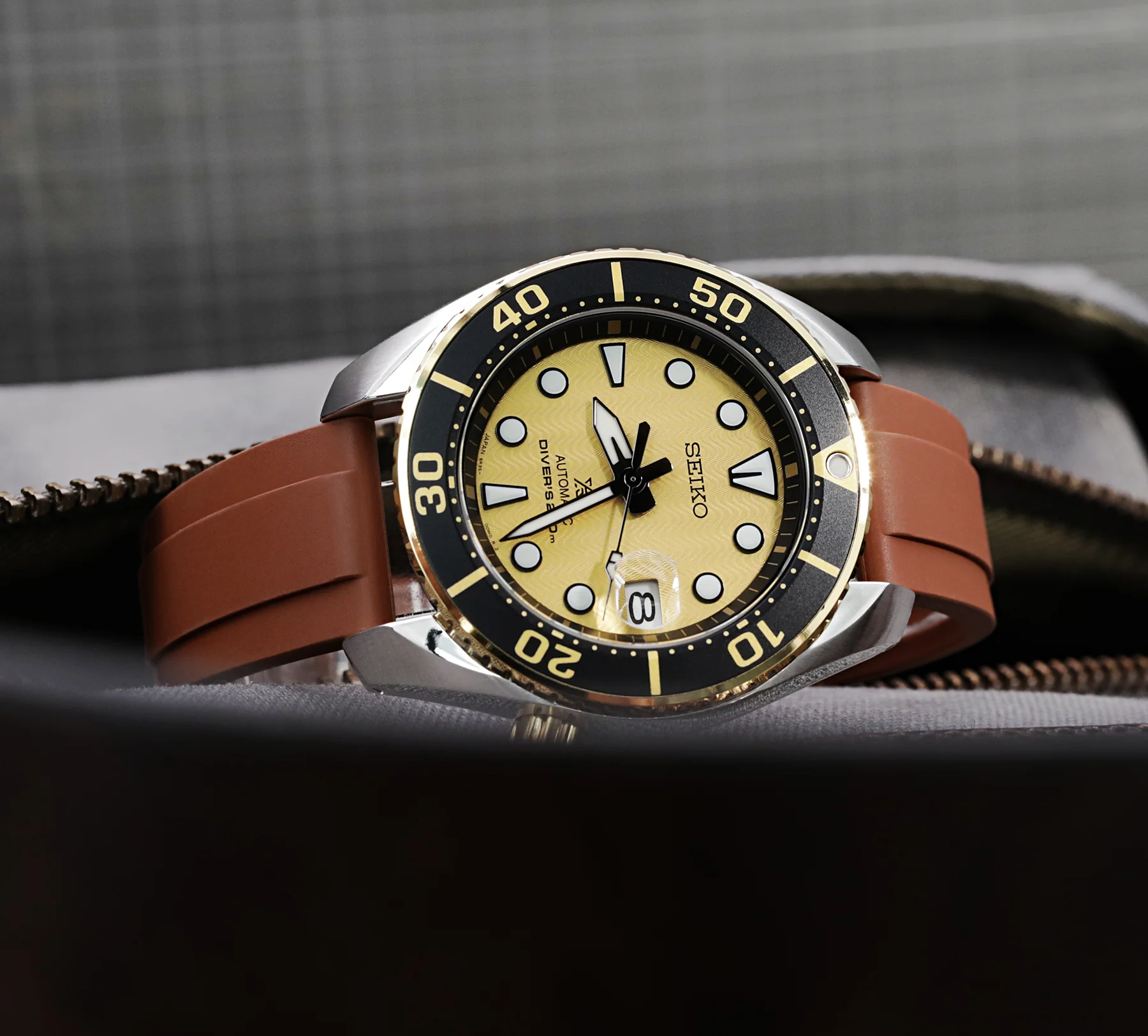 萬年鐘錶 - 太空人錶帶 錶帶寬20MM平口各大品牌代用橡膠錶帶 階梯型 棕色FKM橡膠快拆錶帶 FKM08C-20A18PBU66