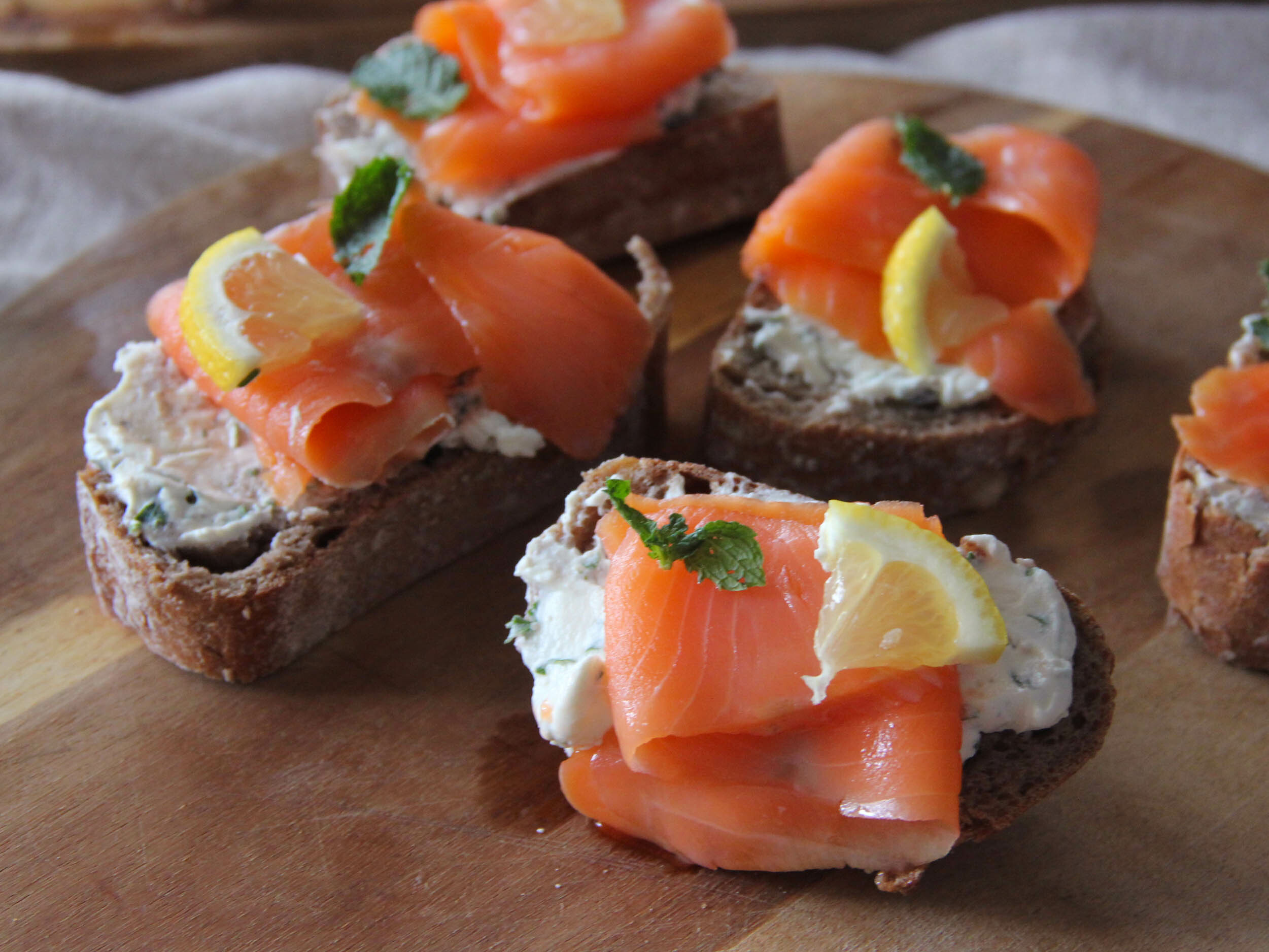 煙燻鮭魚食譜不老燻鮭佐蒜香奶油乳酪