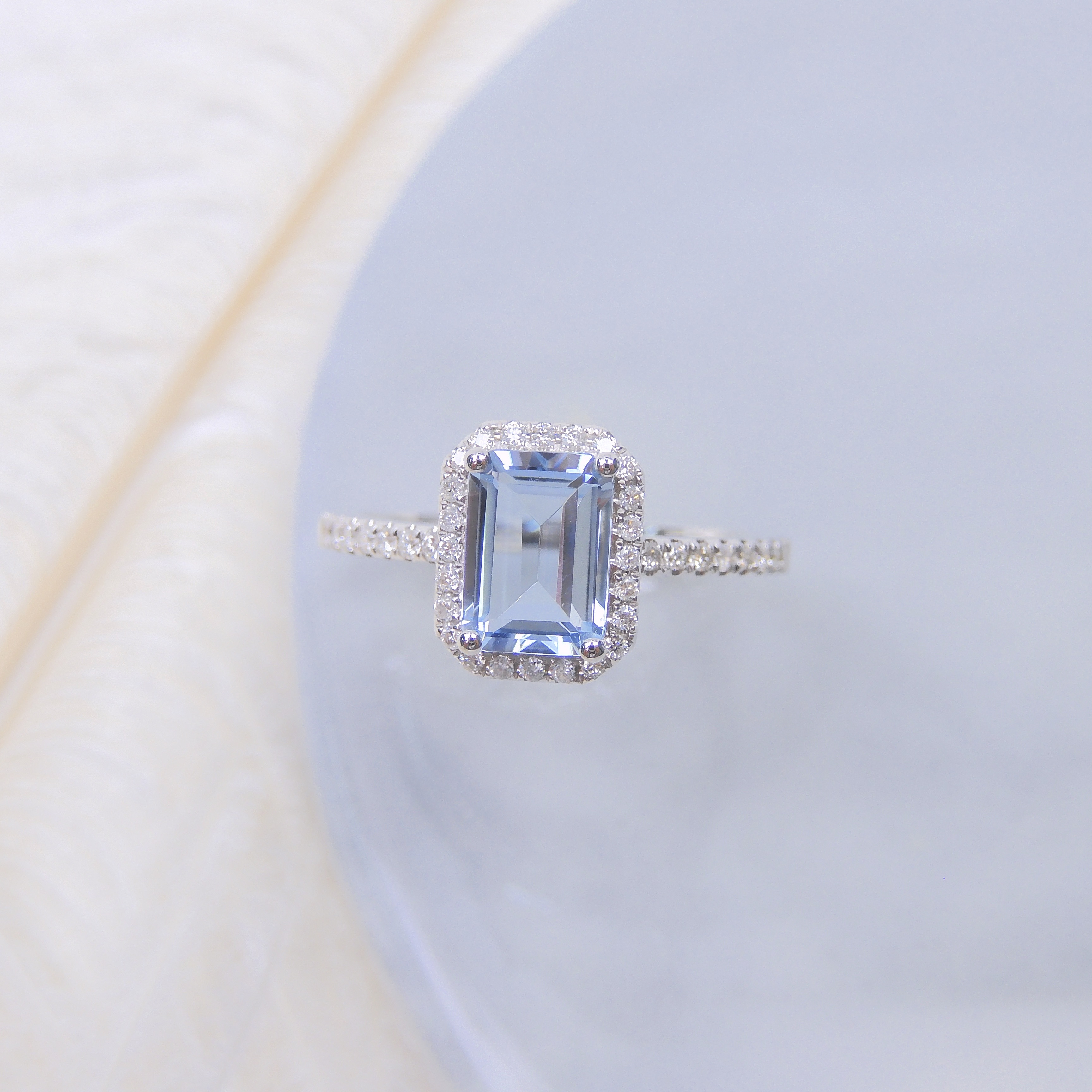 18K 金 0.79ct 海藍寶戒指