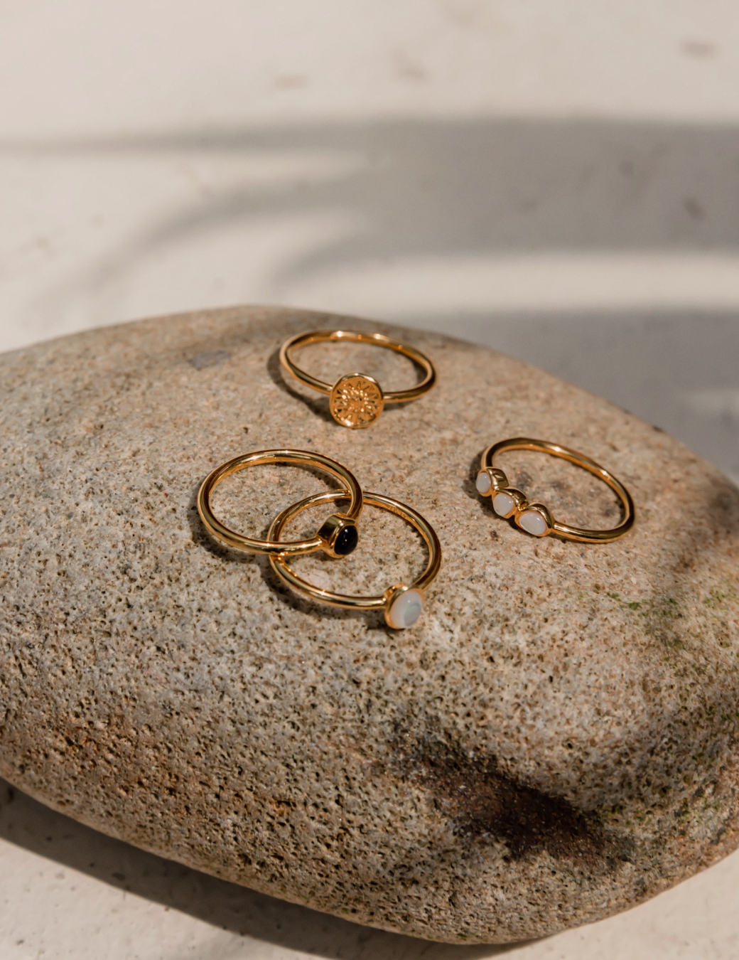 貝母切面橢圓戒指（金色/3尺寸）