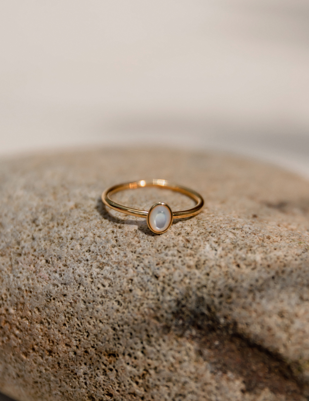 貝母切面橢圓戒指（金色/3尺寸）