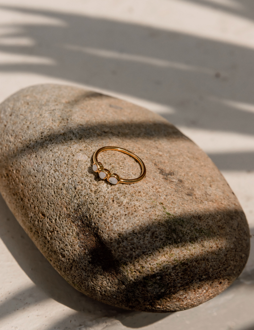 貝母花圈戒指（金色/3尺寸）