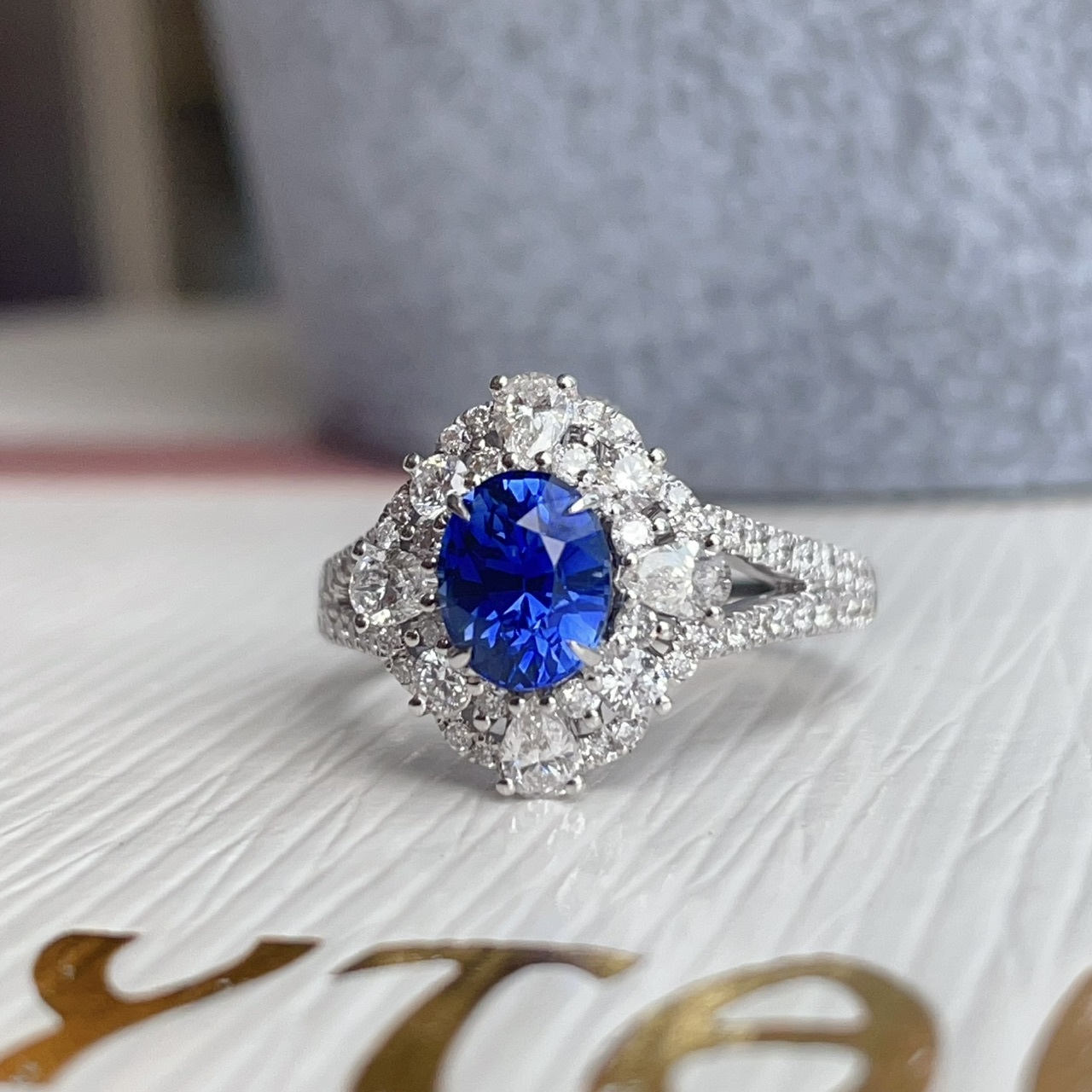 18K金藍寶石鑽石戒指吊墜-兩用款 (帶寶石鑑定證書)