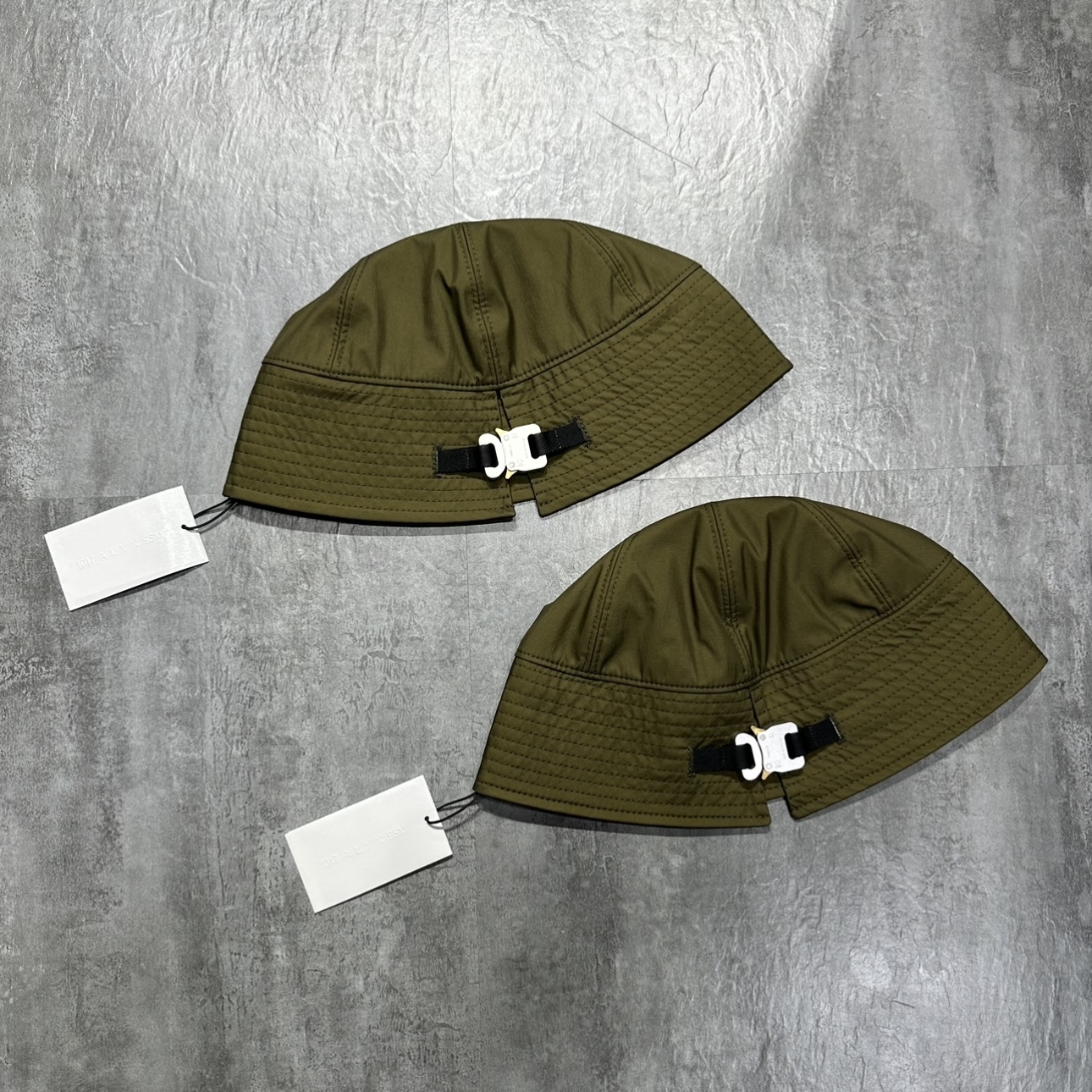 1017 ALYX 9SM Bucket Hat W/Buckle - Military Green