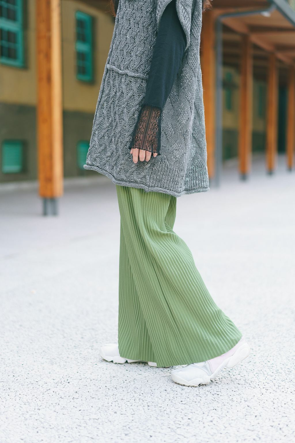 立體壓褶直筒寬褲(兩色-柳染綠)